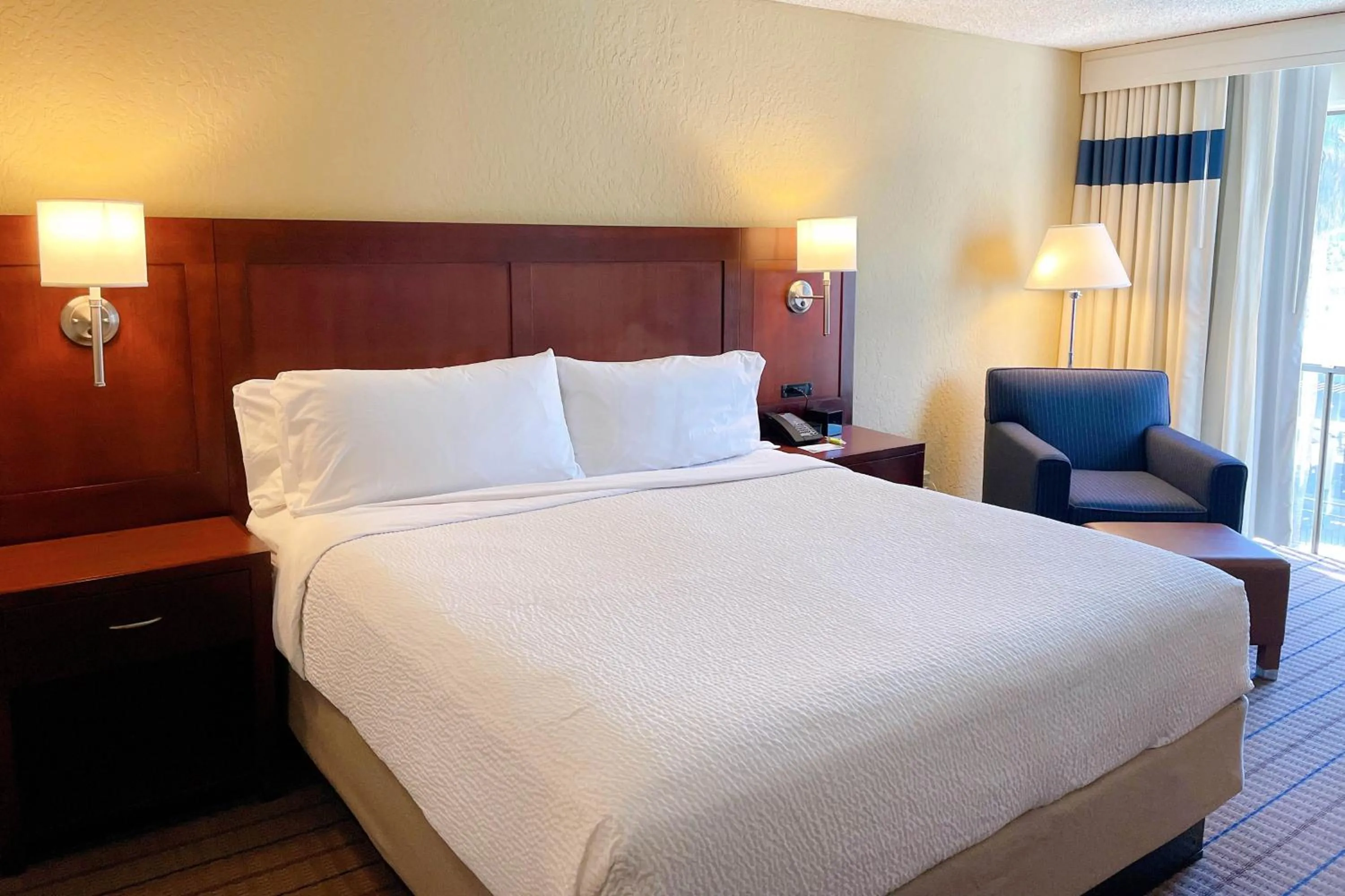 Photo of the whole room, Bed in Marin Hilltop Hotel