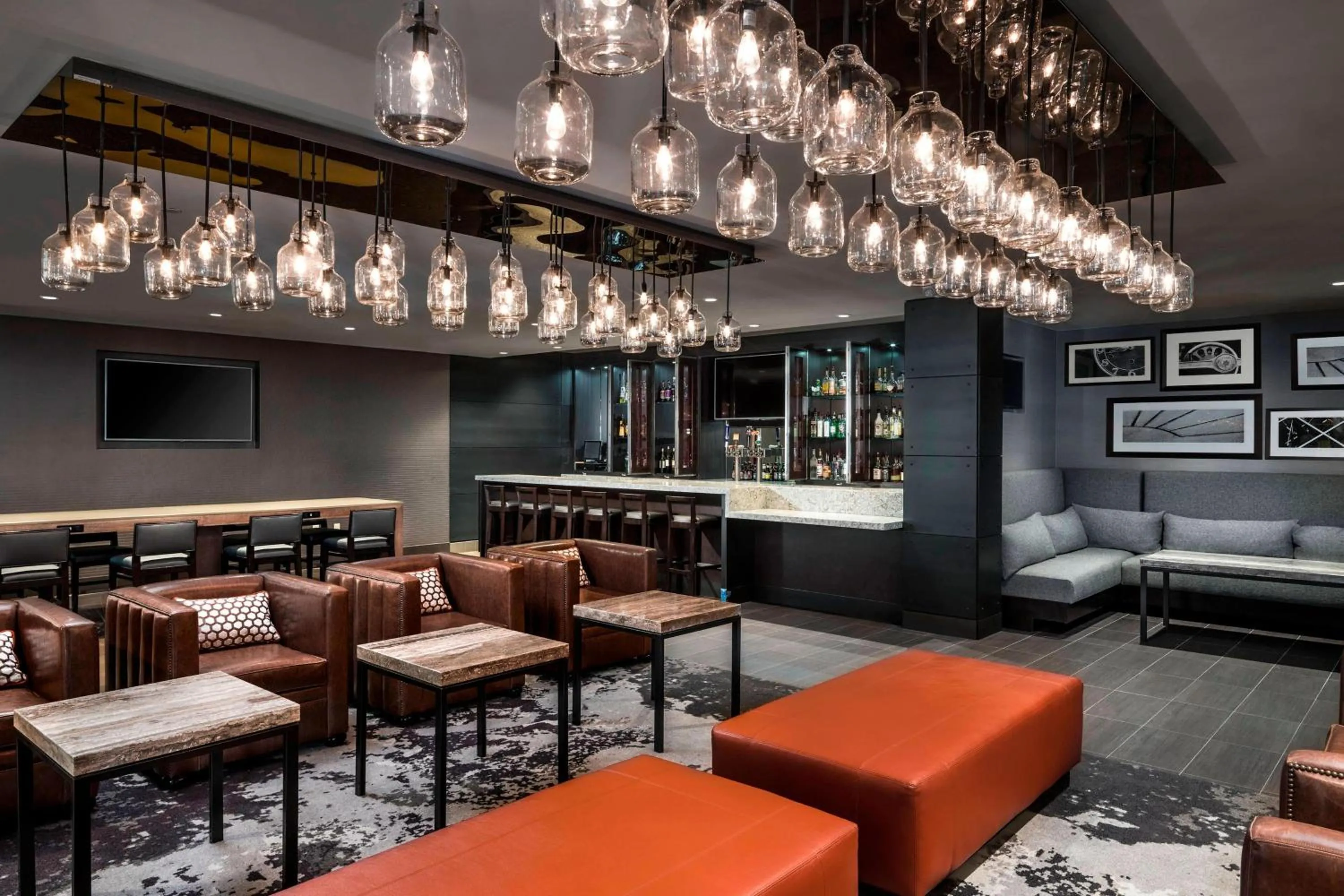 Lounge or bar in Four Points by Sheraton San Rafael Marin County