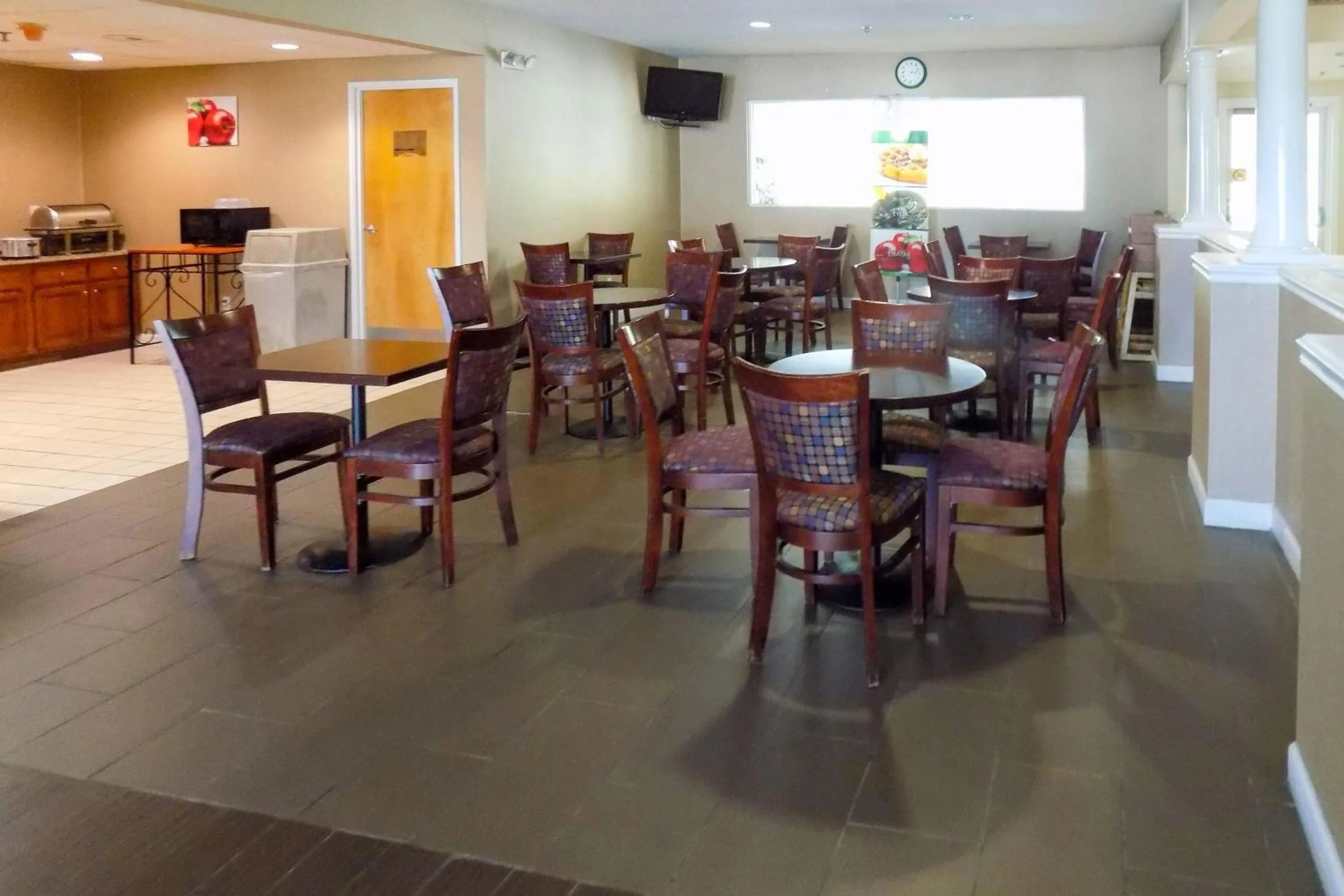 Breakfast in Quality Inn Kingdom City, MO