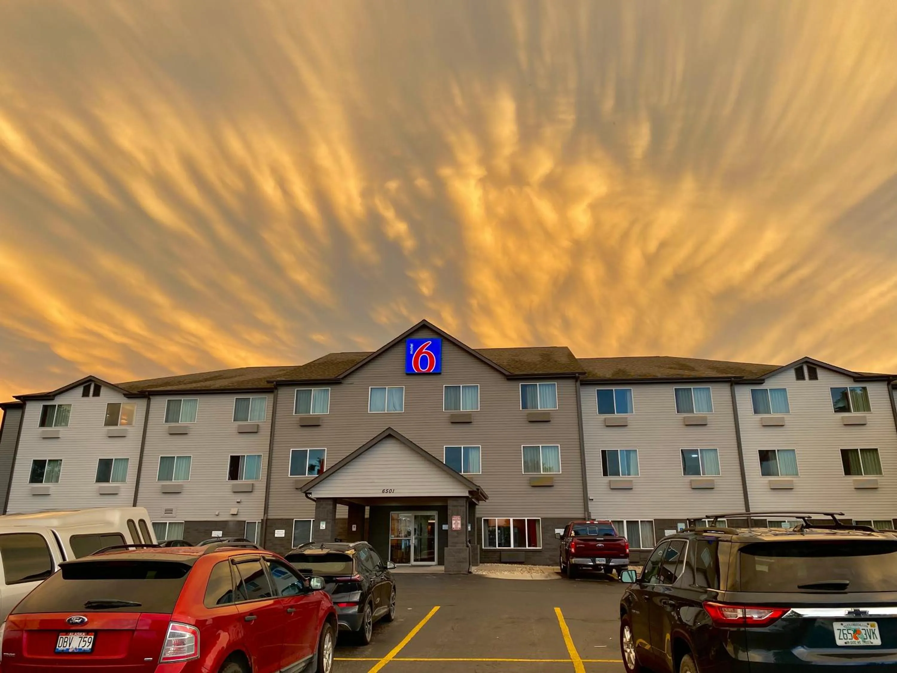 Property building in Motel 6-Lincoln, NE