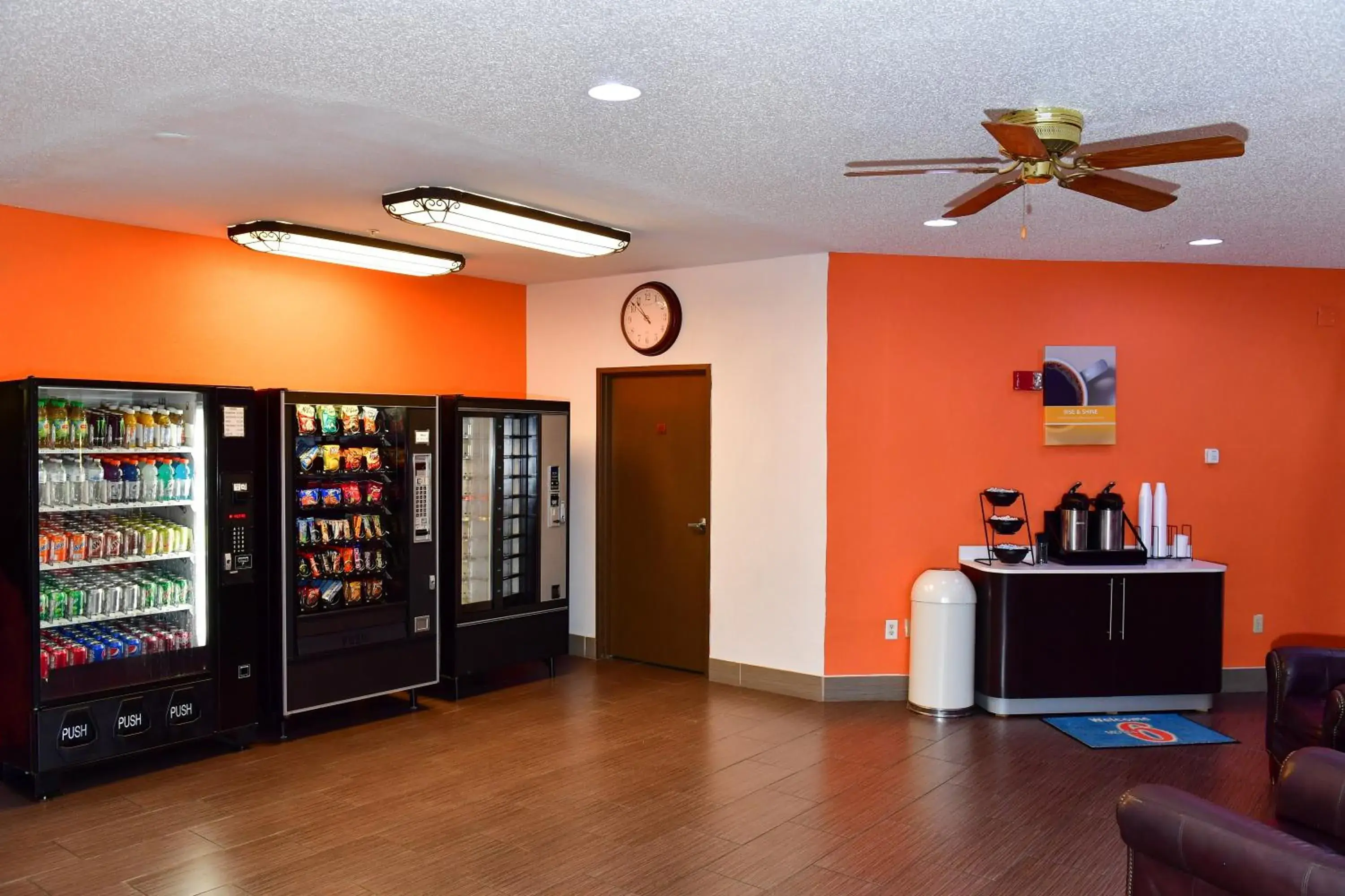 Lobby or reception in Motel 6-Lincoln, NE Lobby or reception in Motel 6-Lincoln, NE