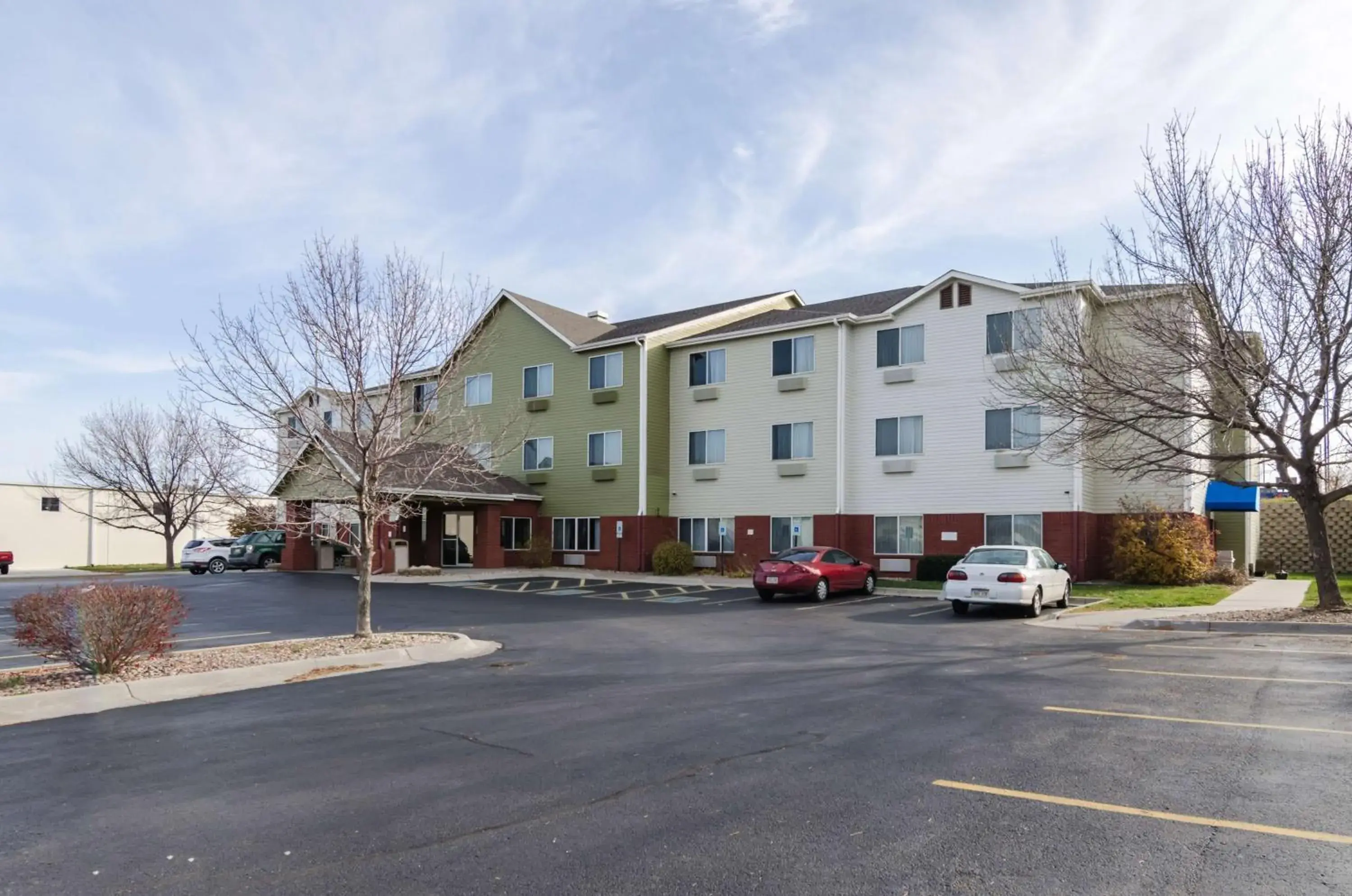 Property building in Motel 6-Lincoln, NE Property building in Motel 6-Lincoln, NE