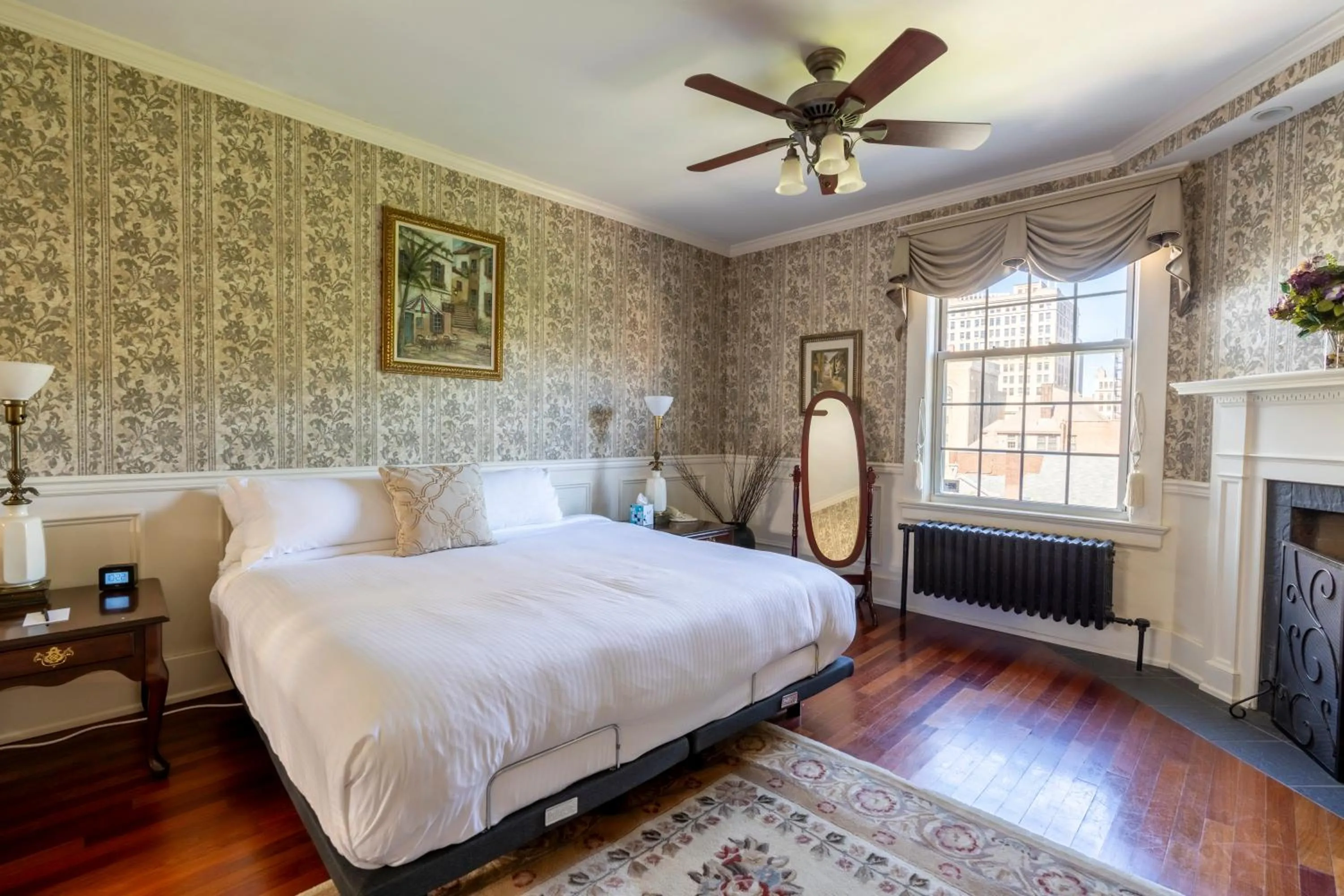 Bed in Inn on Broadway