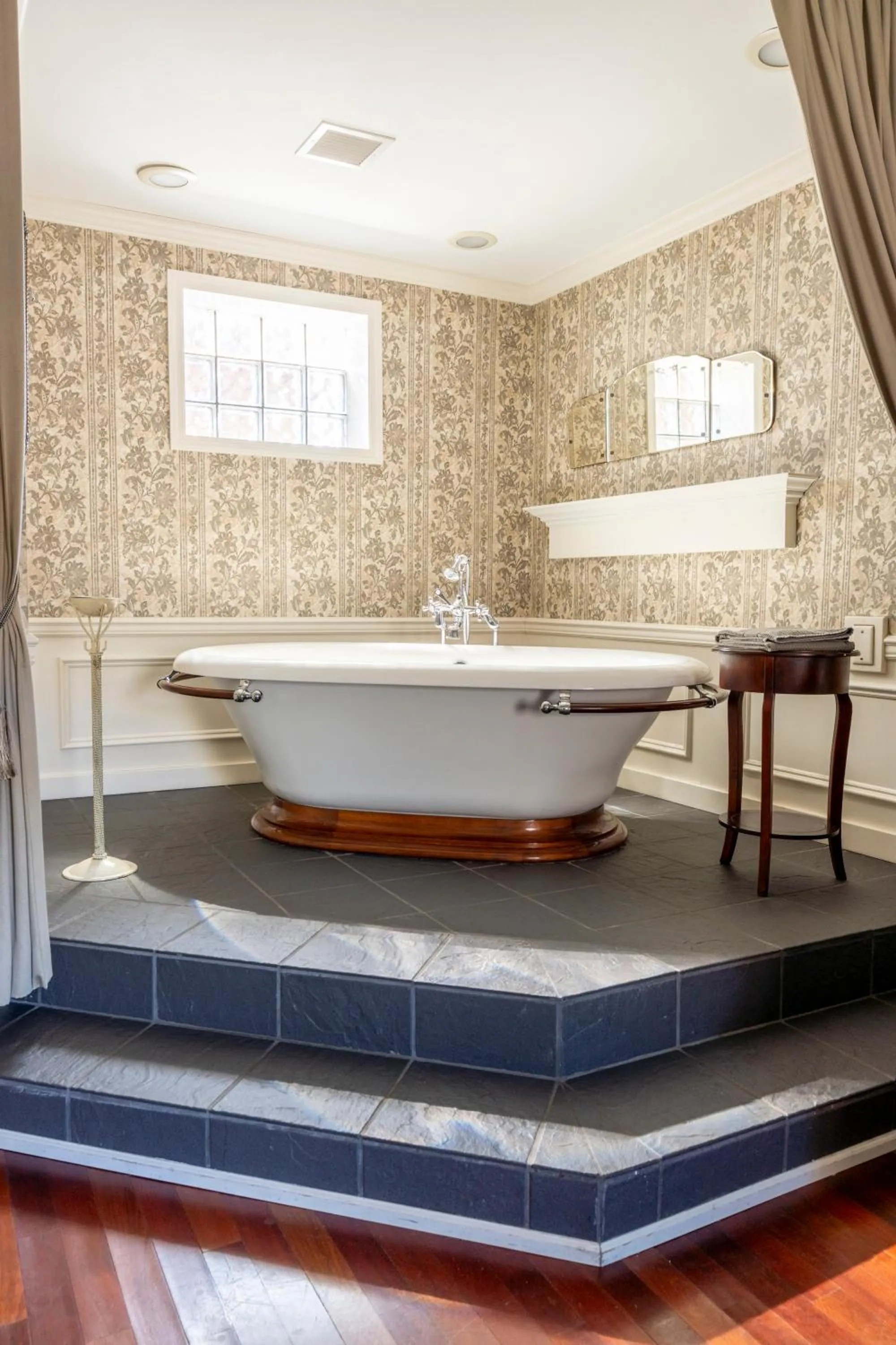 Bath in Inn on Broadway