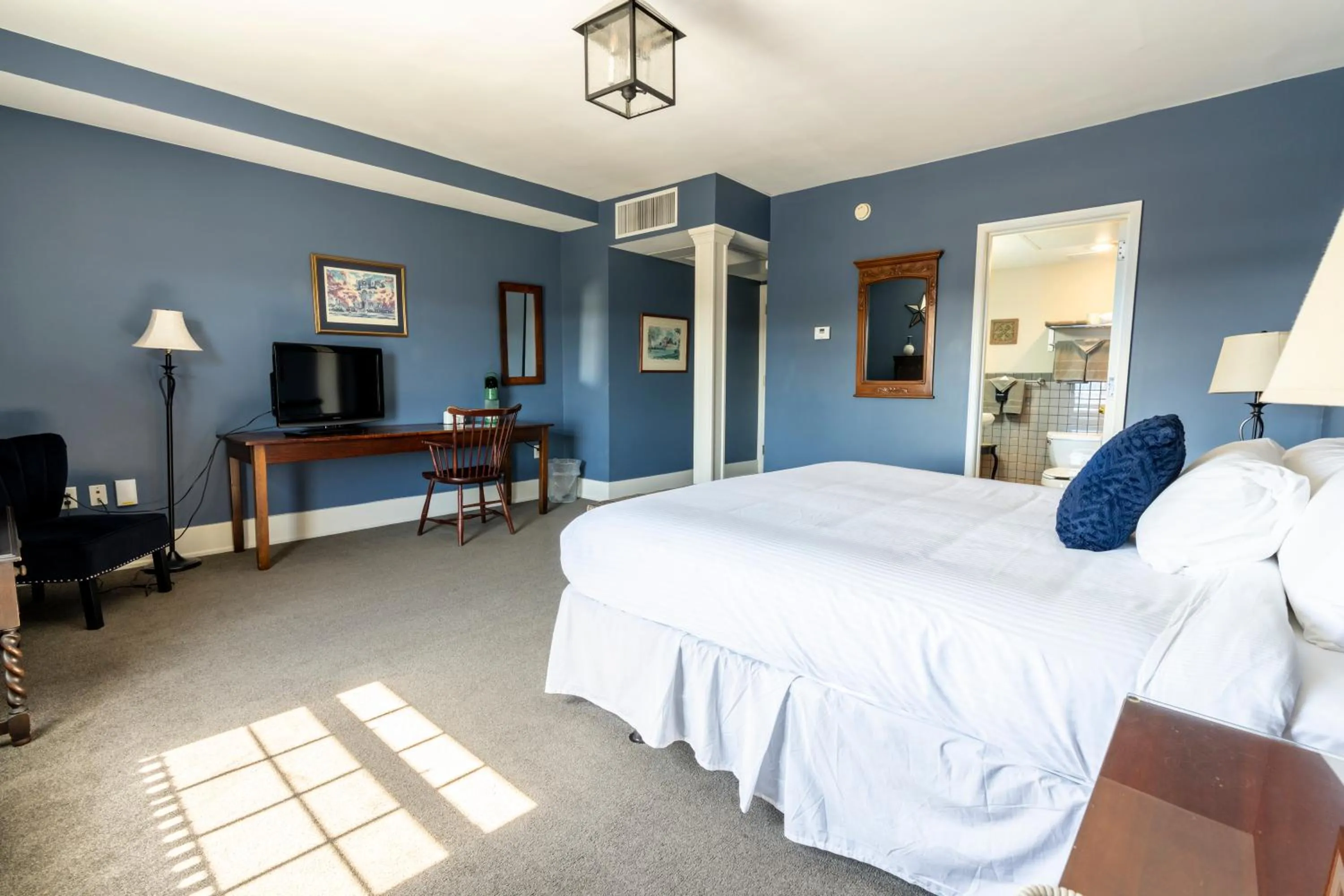 TV and multimedia, Bed in Inn on Broadway