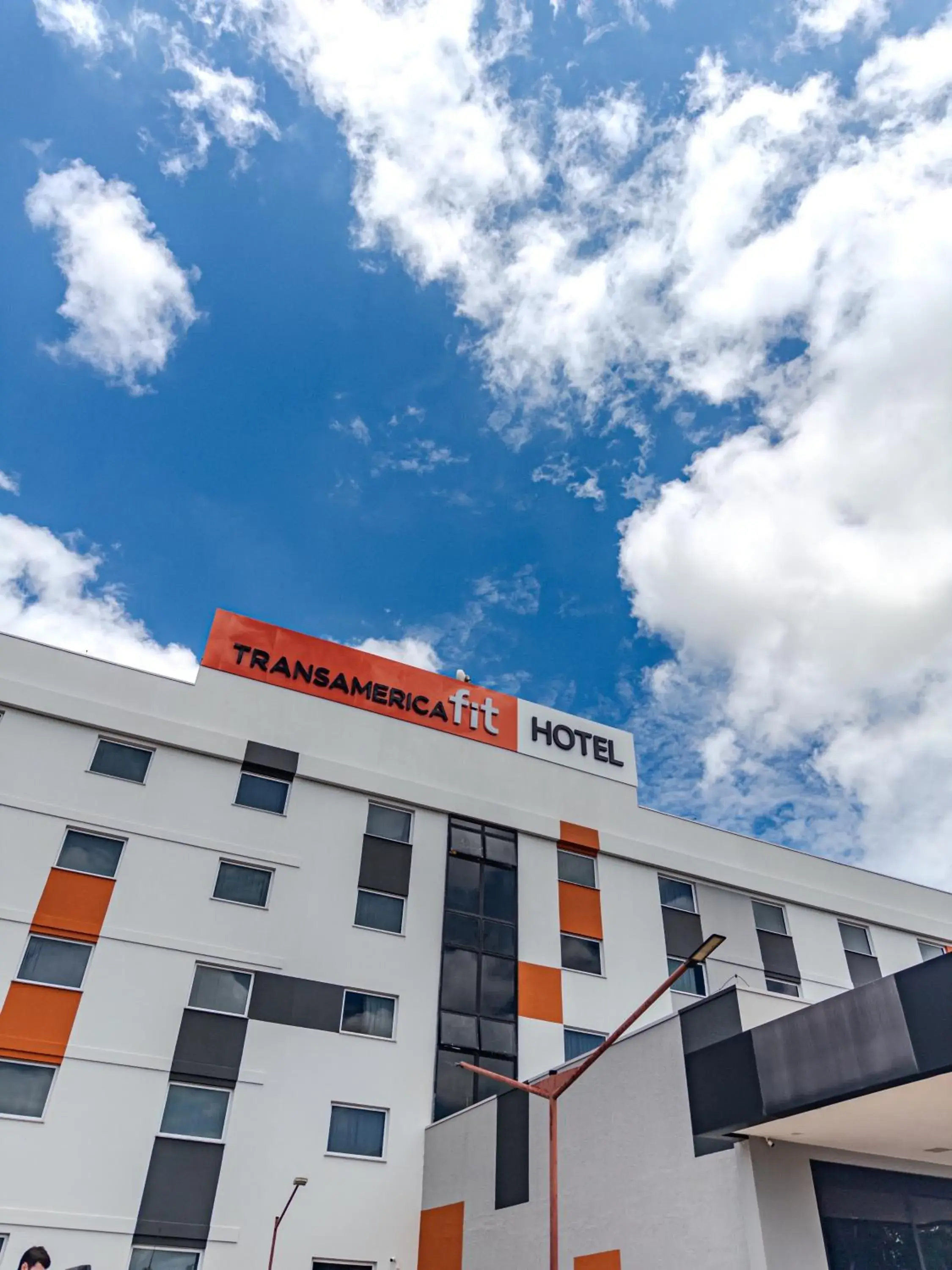 Facade/entrance in Transamerica Fit Catalão Facade/entrance in Transamerica Fit Catalão