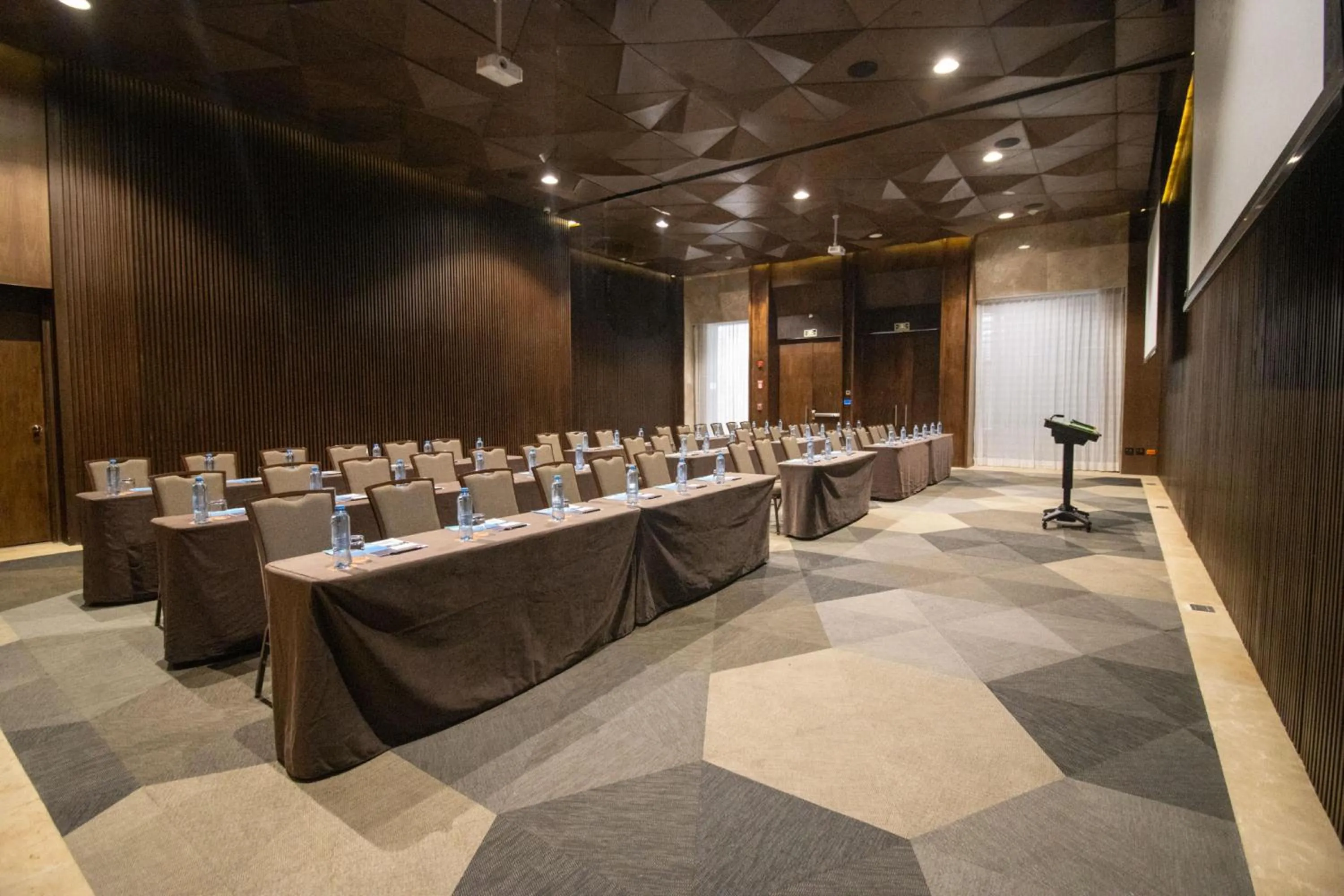 Meeting/conference room in The Fives Downtown Hotel & Residences, Curio Collection by Hilton