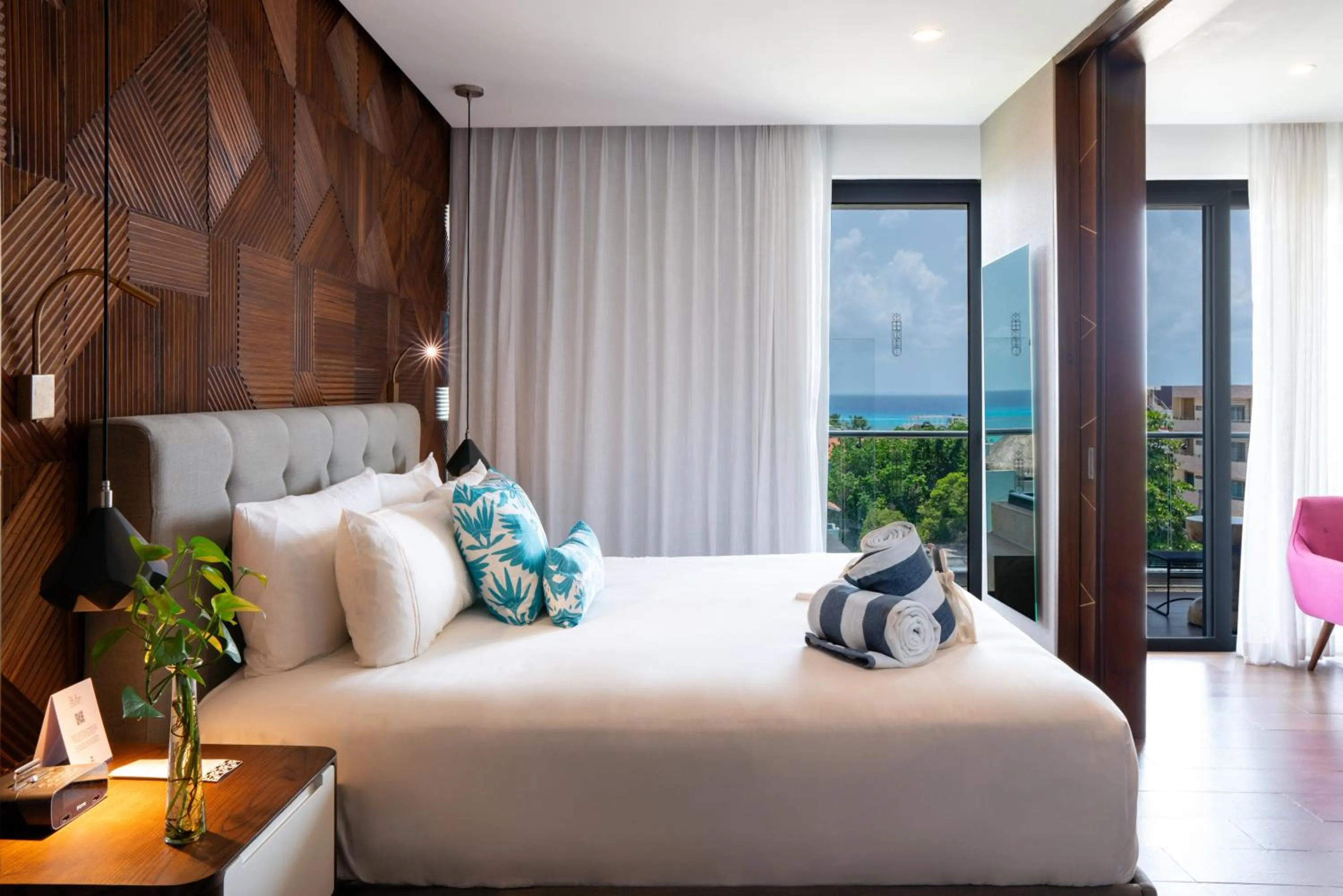 Bed in The Fives Downtown Hotel & Residences, Curio Collection by Hilton
