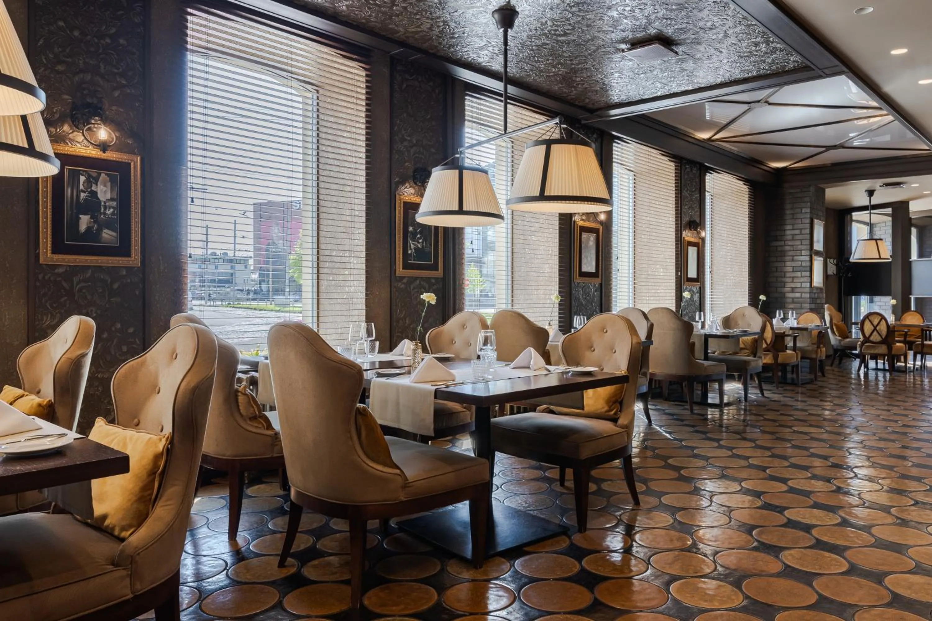 Restaurant/places to eat in Eurostars Metropole