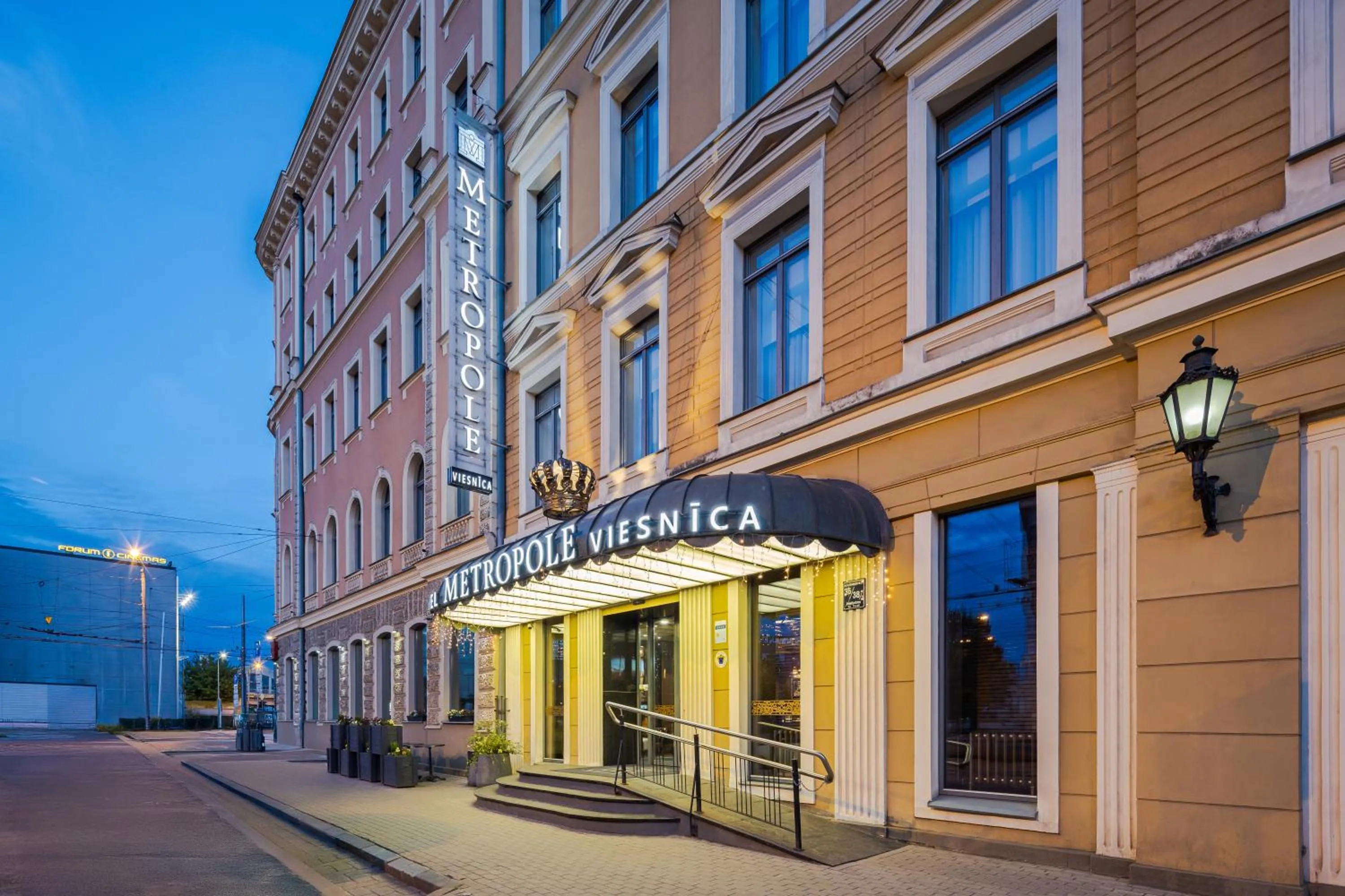 Facade/entrance in Eurostars Metropole