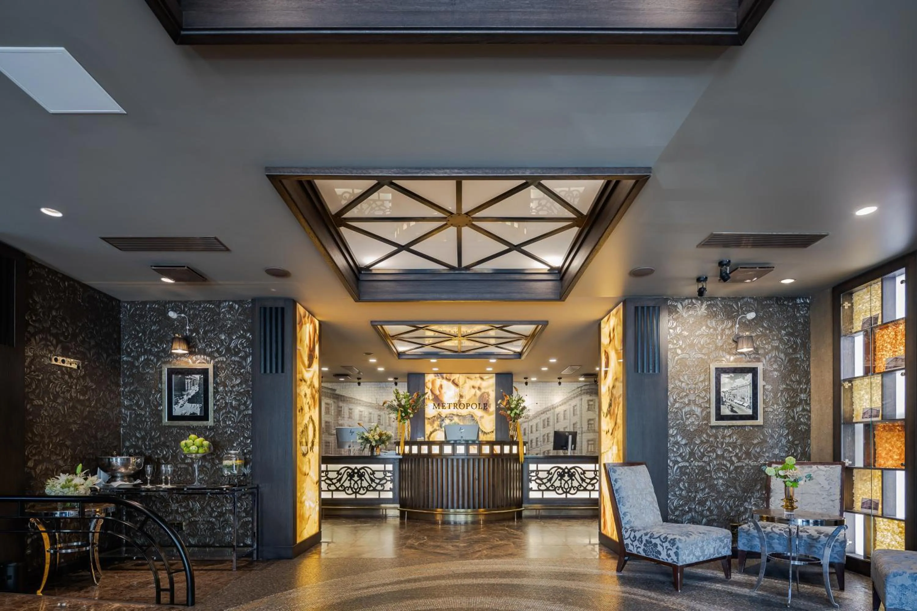 Lobby or reception in Eurostars Metropole