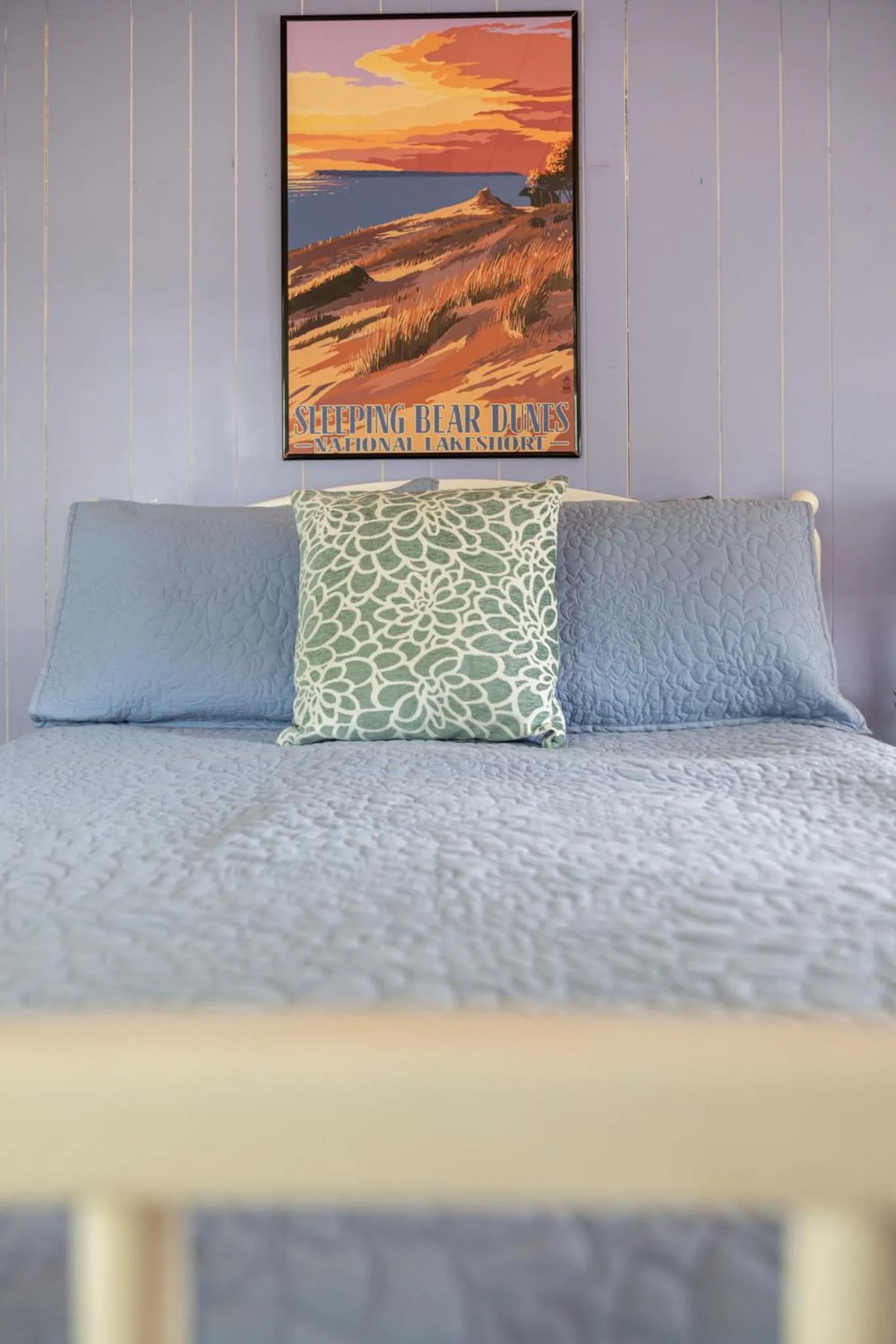 Bed in The Cottonwood Inn B&B