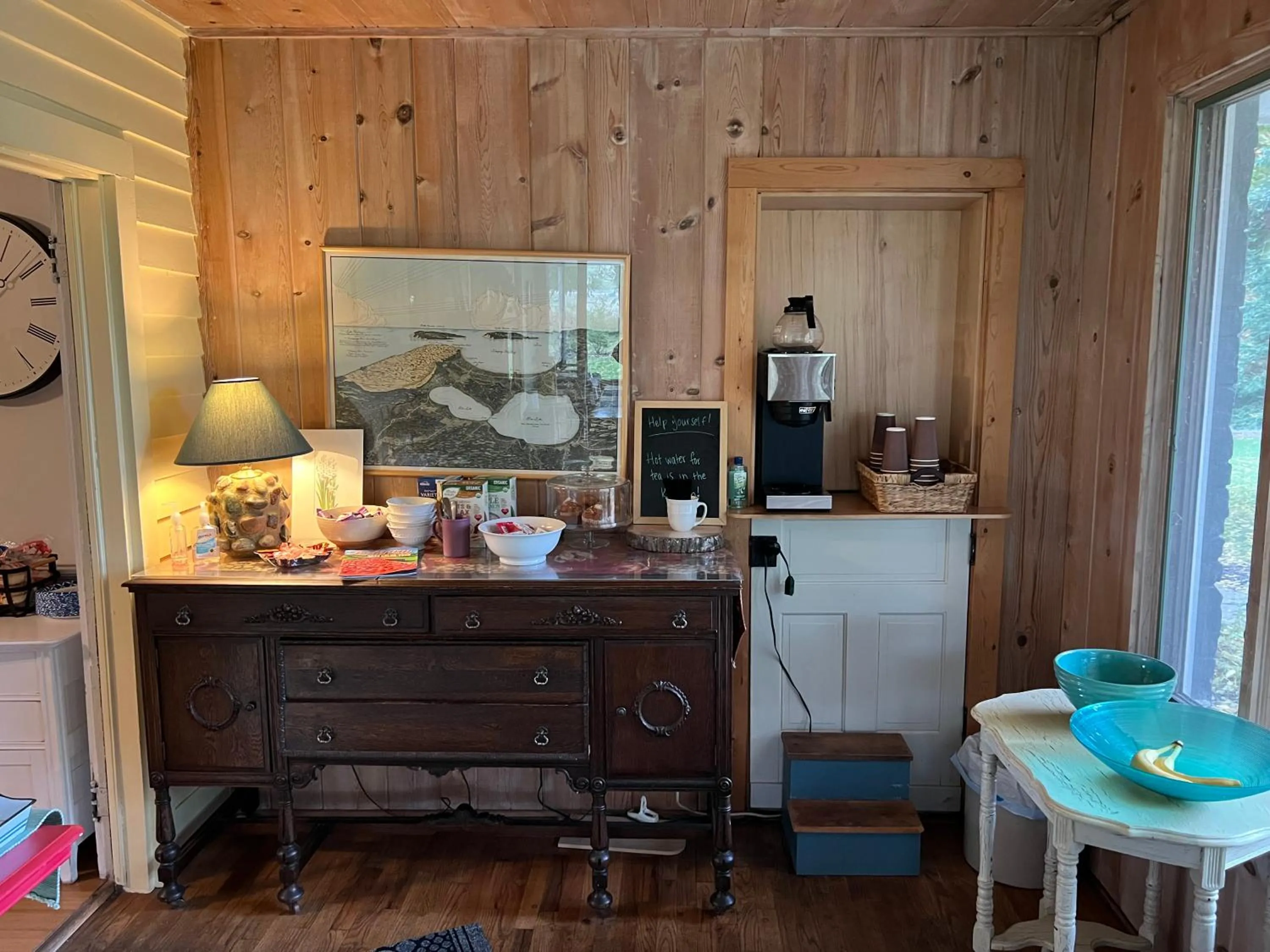 Dining area in The Cottonwood Inn B&B