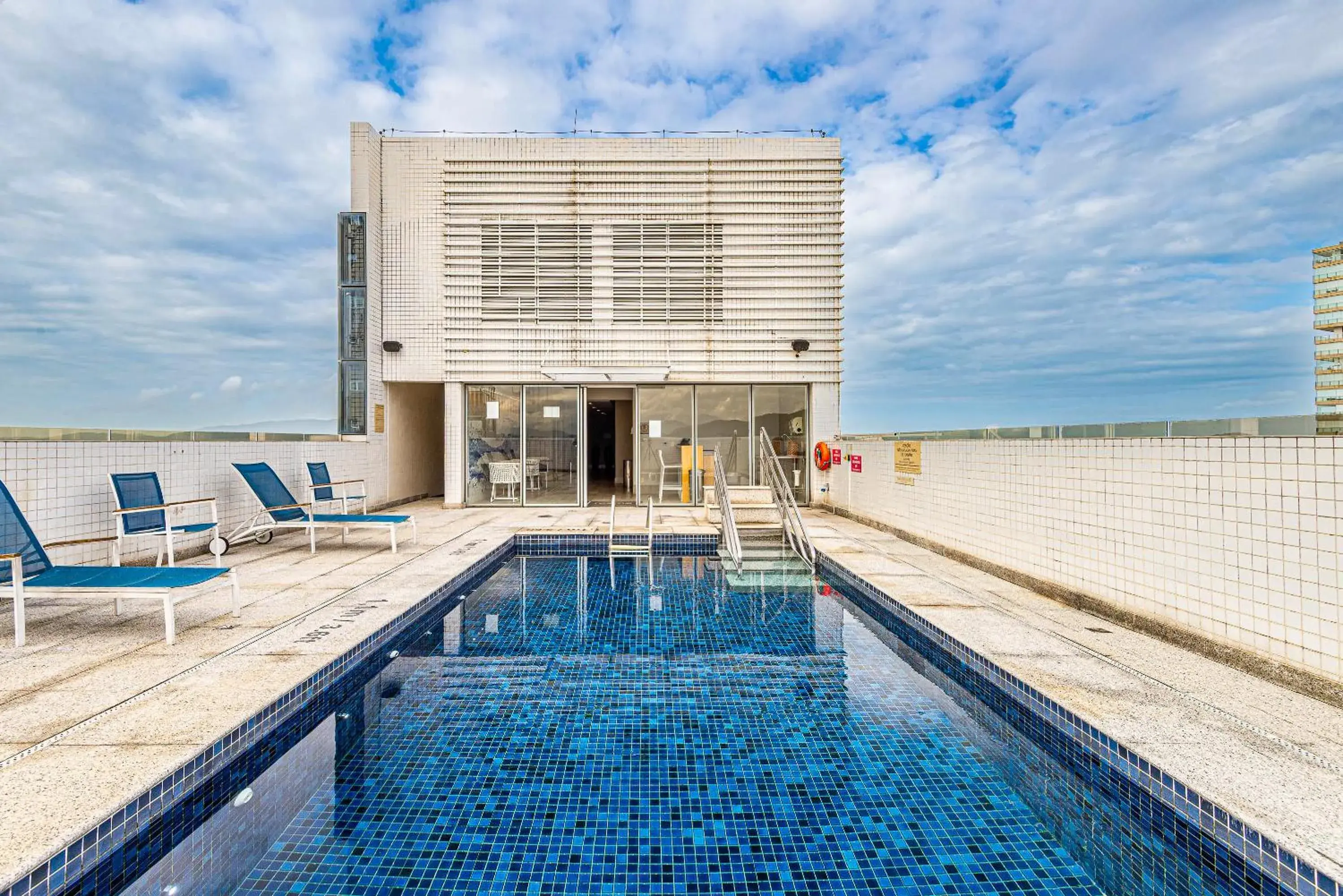 Roomo Transamerica Santos Gonzaga Roomo Transamerica Santos Gonzaga