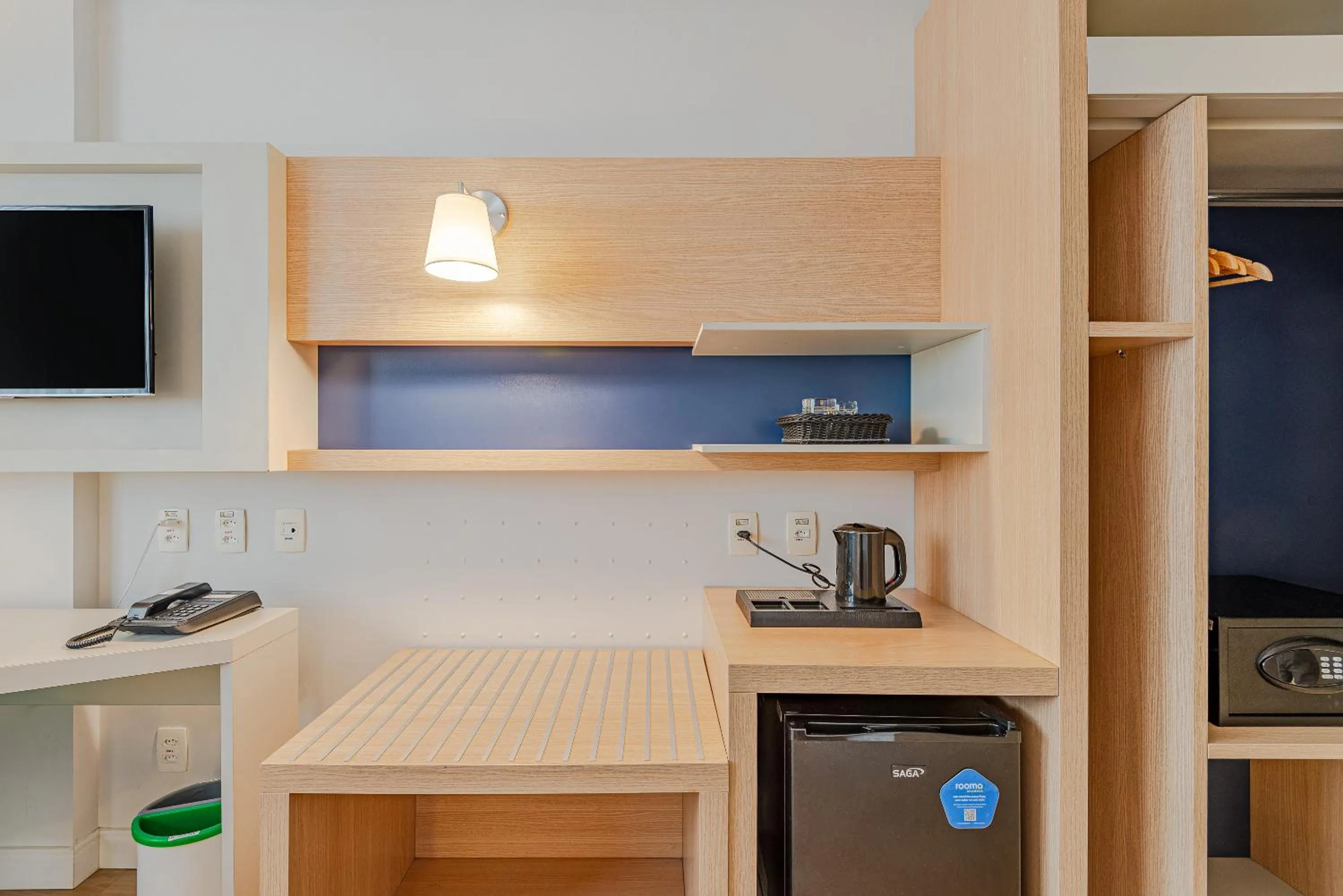 minibar in Roomo Transamerica Santos Gonzaga