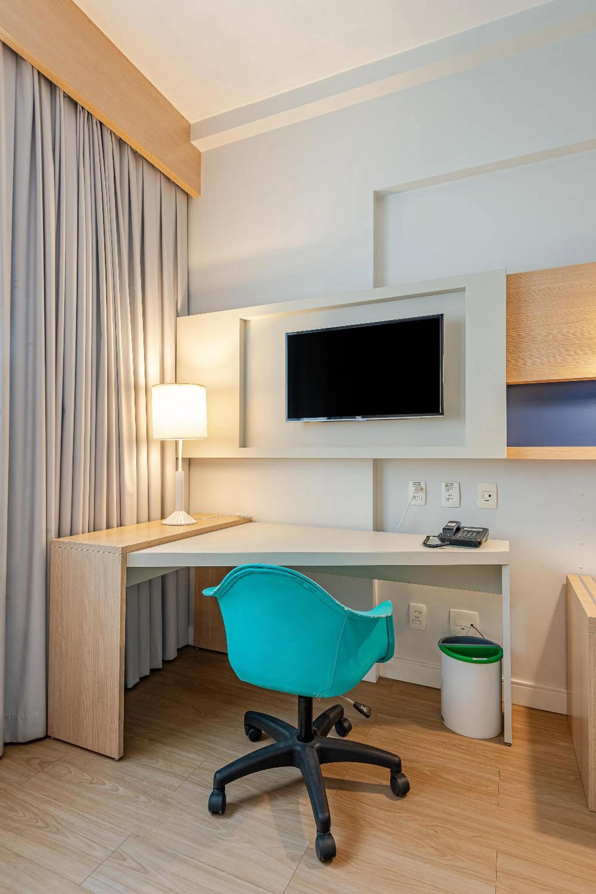 TV and multimedia in Roomo Transamerica Santos Gonzaga