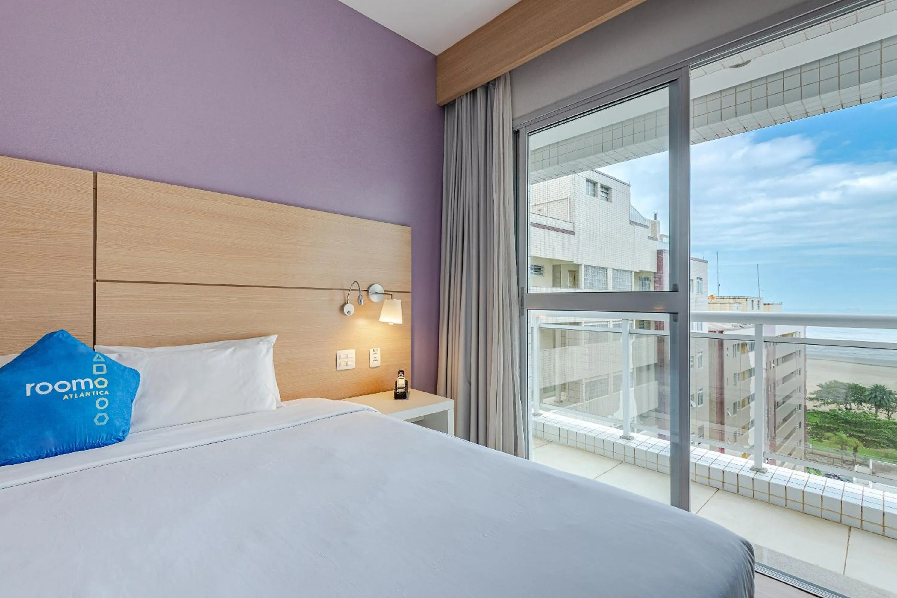 View (from property/room), Bed in Roomo Transamerica Santos Gonzaga