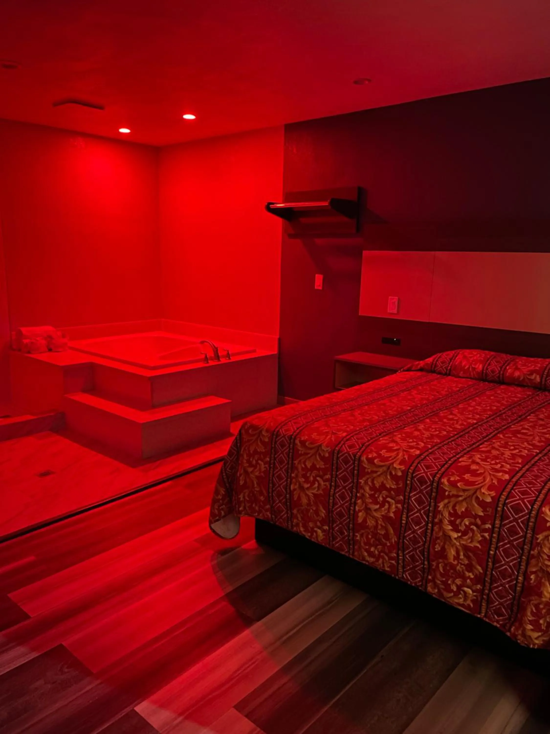 Bed in Casa Bell Motel, Los Angeles - LAX Airport