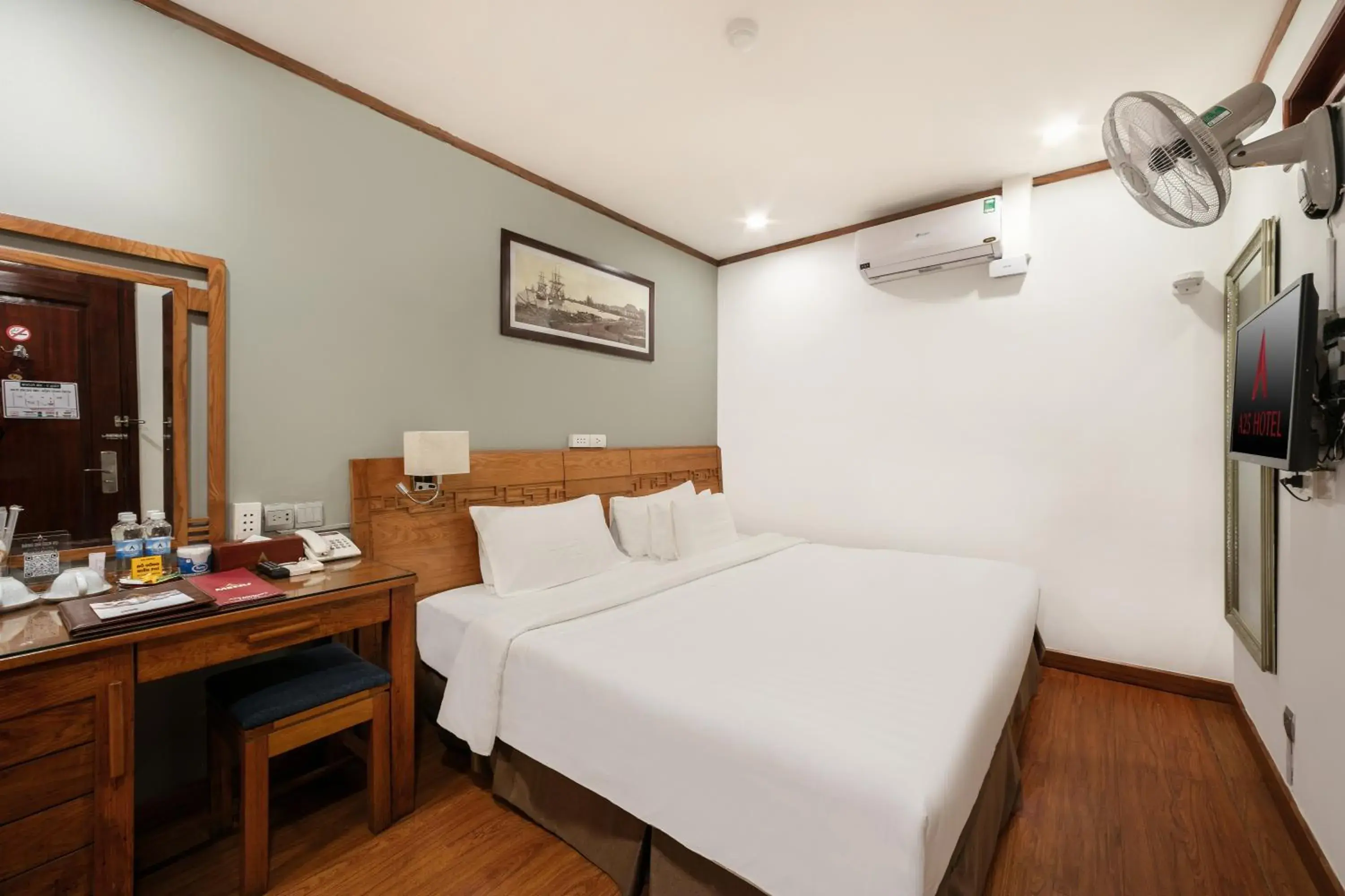Bedroom, Bed in A25 Hotel - 45 Phan Chu Trinh Bedroom, Bed in A25 Hotel - 45 Phan Chu Trinh