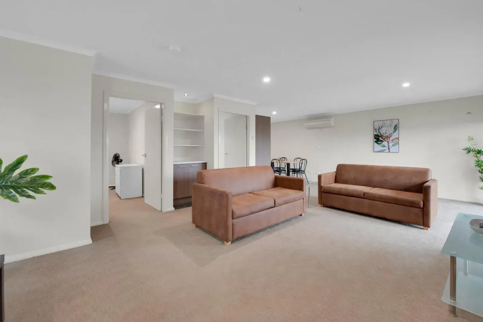 Living room in Hunter Gateway Motel Living room in Hunter Gateway Motel