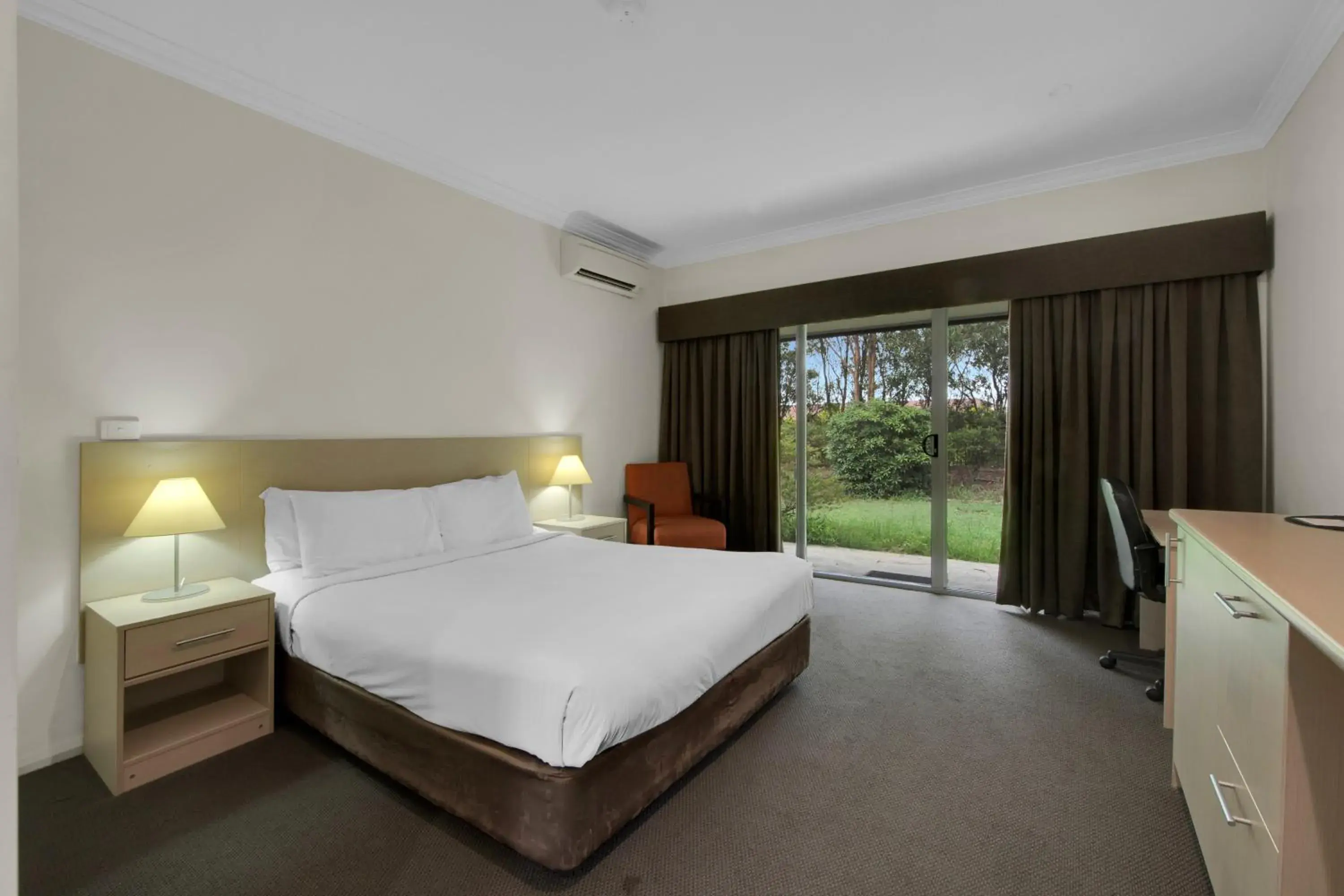 Bedroom, Bed in Hunter Gateway Motel Bedroom, Bed in Hunter Gateway Motel