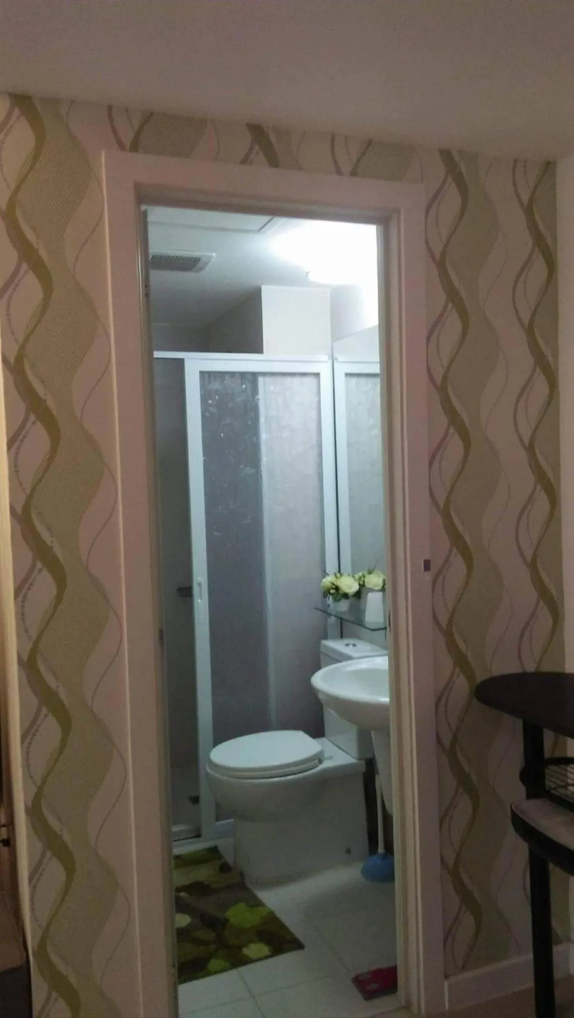 Bathroom in Azure Residences by Van Florendo