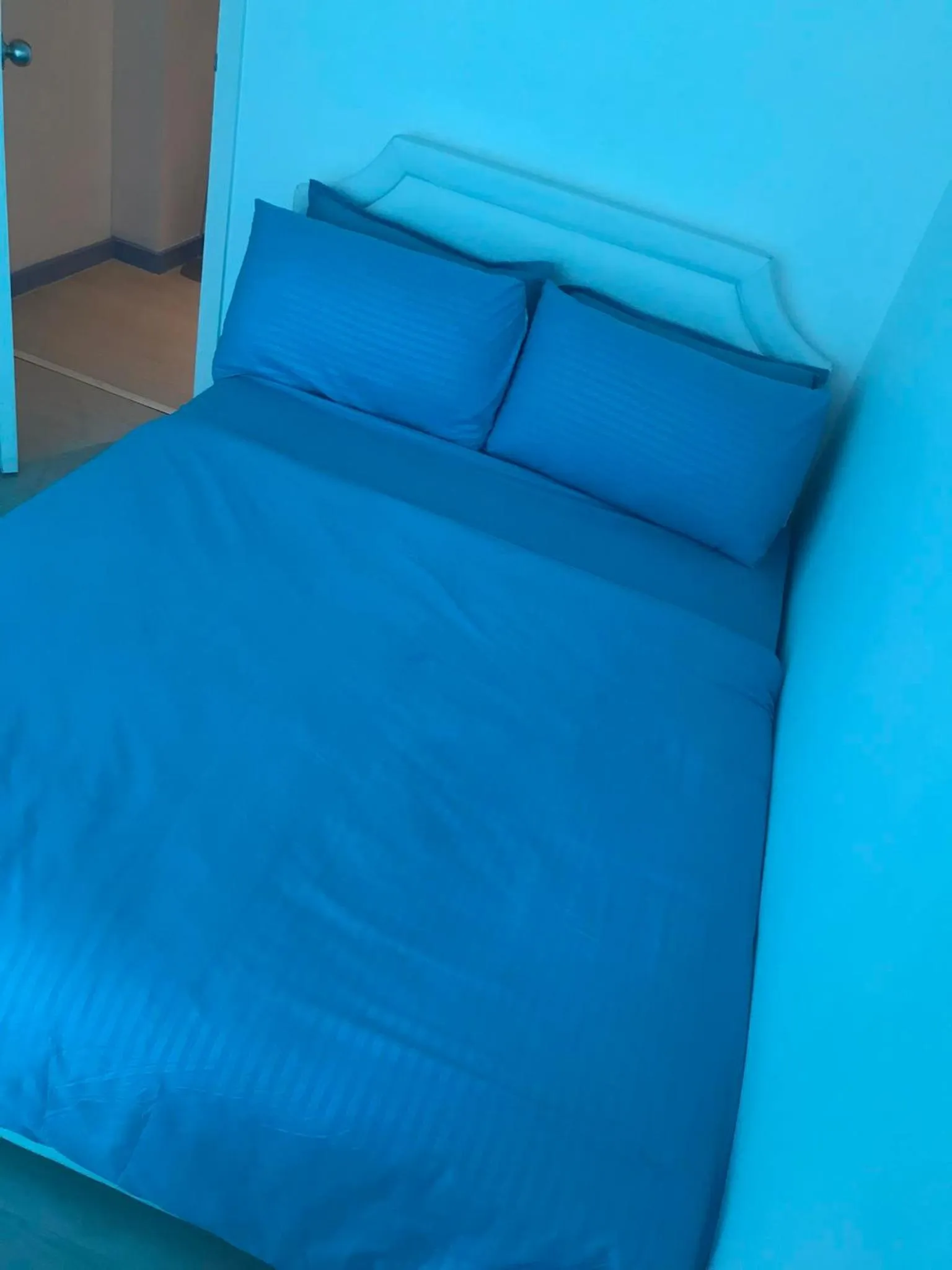 Bedroom, Bed in Azure Residences by Van Florendo