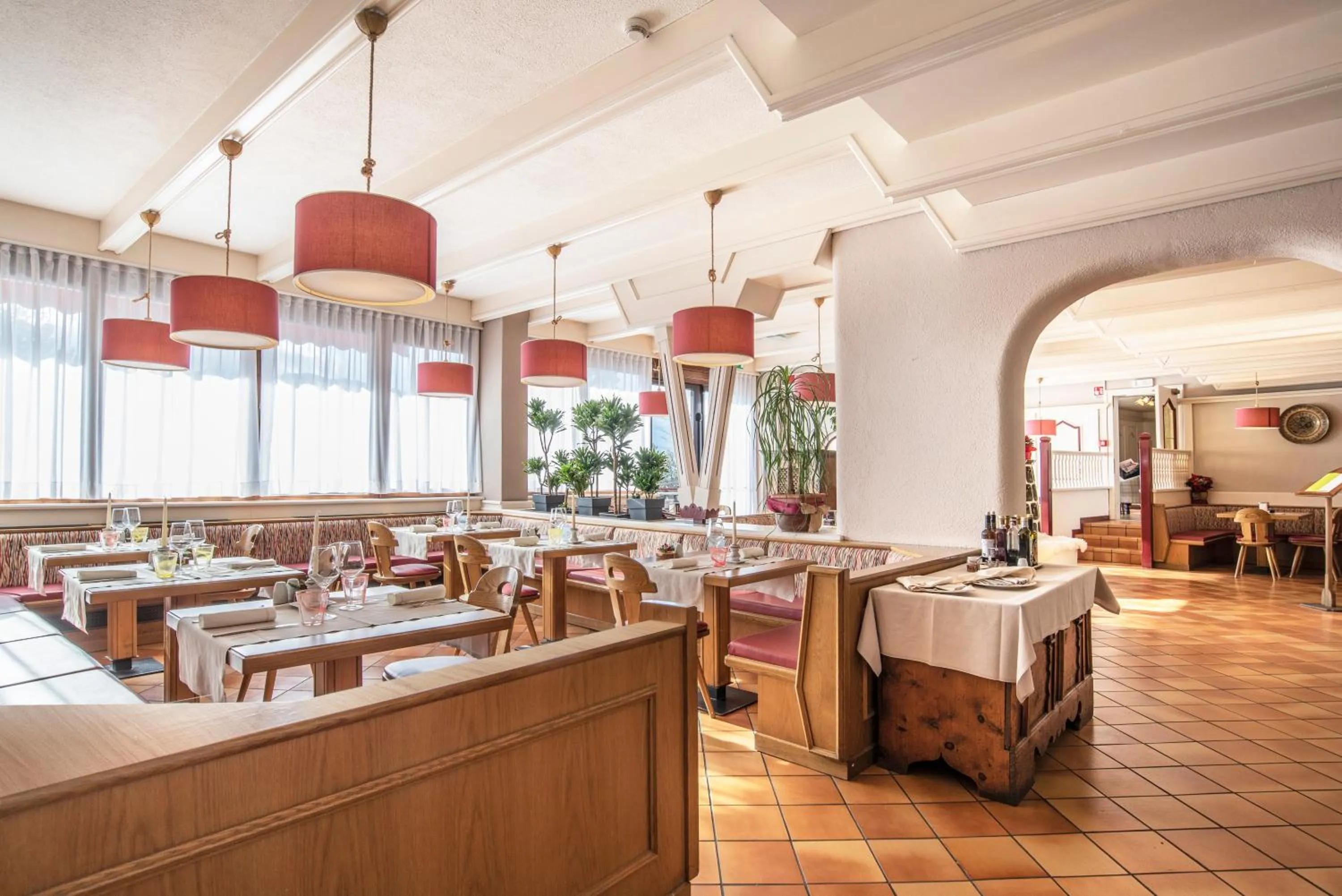 Restaurant/places to eat in Veronza Clubresidence