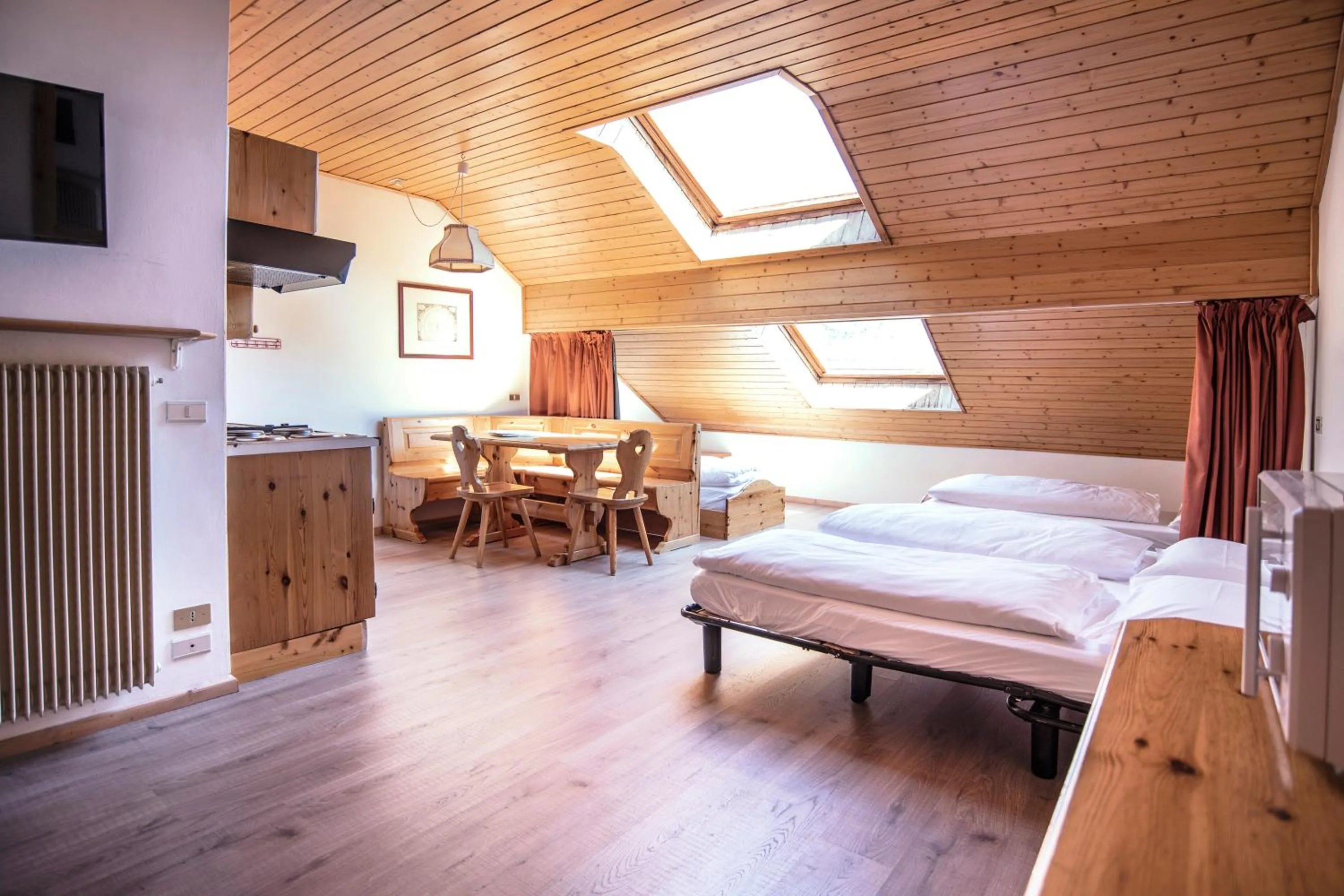 Photo of the whole room, Bed in Veronza Clubresidence