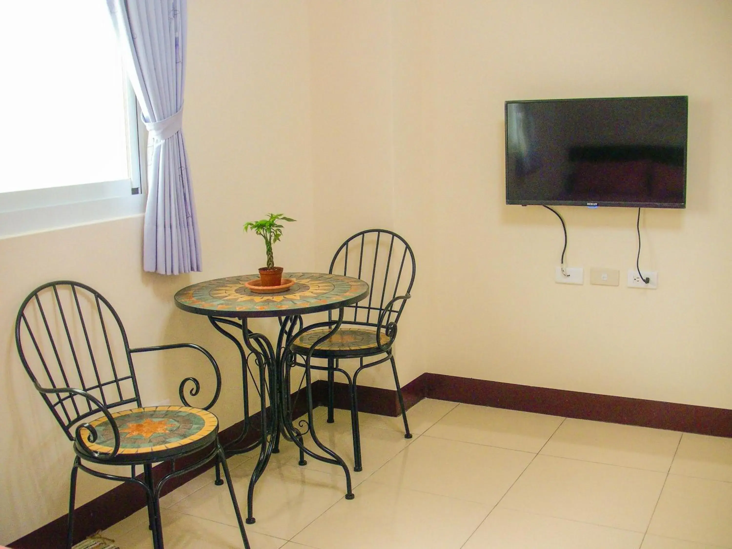 Quadruple Room with Balcony in Jun Le Bed and Breakfast Quadruple Room with Balcony in Jun Le Bed and Breakfast
