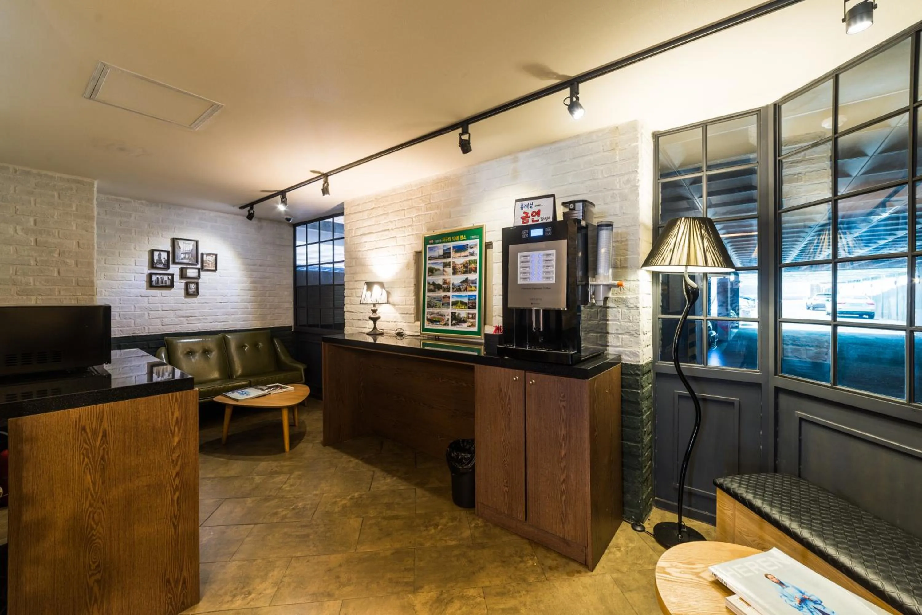 Coffee/tea facilities in 2 Heaven Hotel Songdo