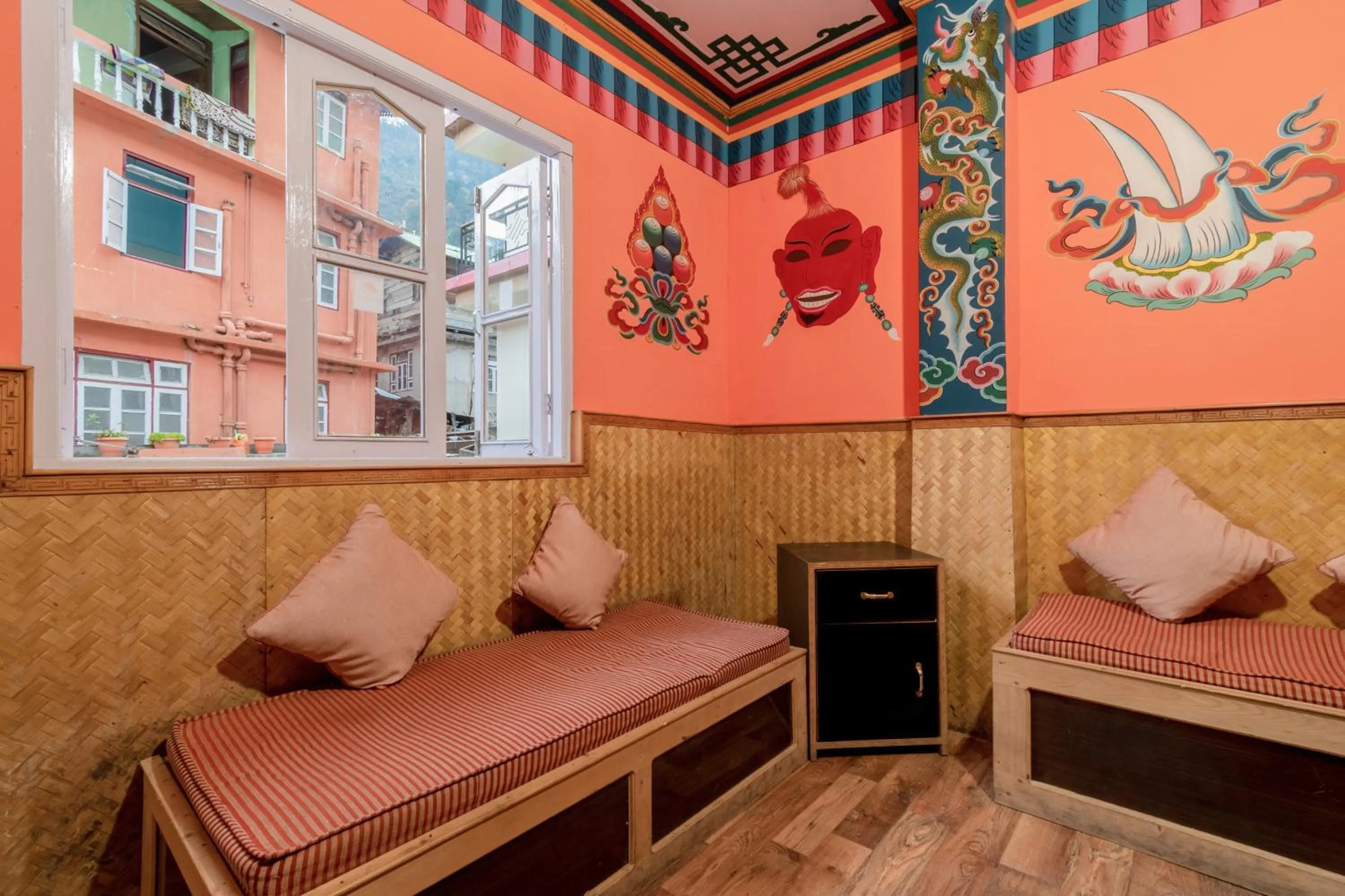 Seating area, Bed in Magellan's The Grand Lachen