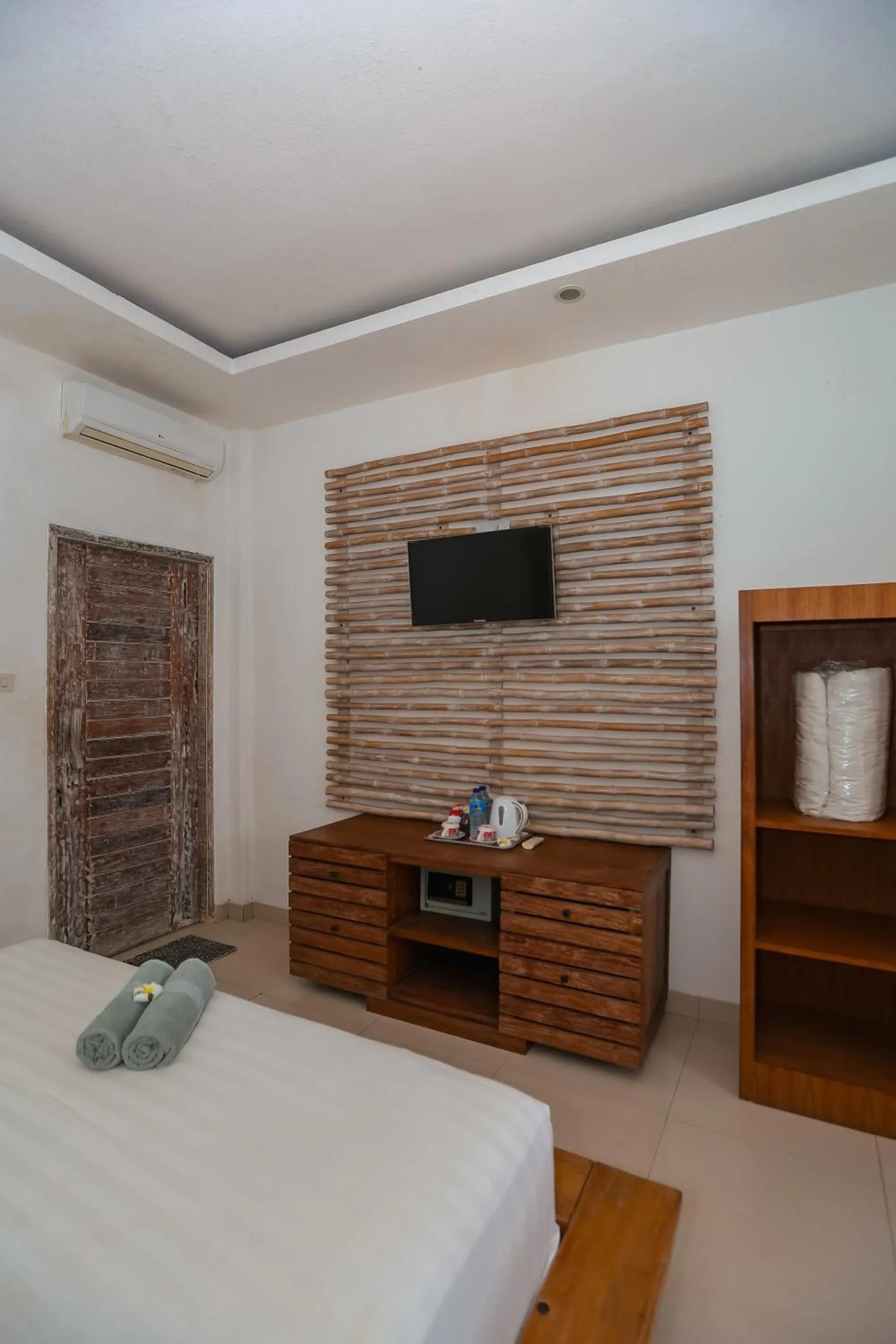 Bed in The 5 Brothers Hotel