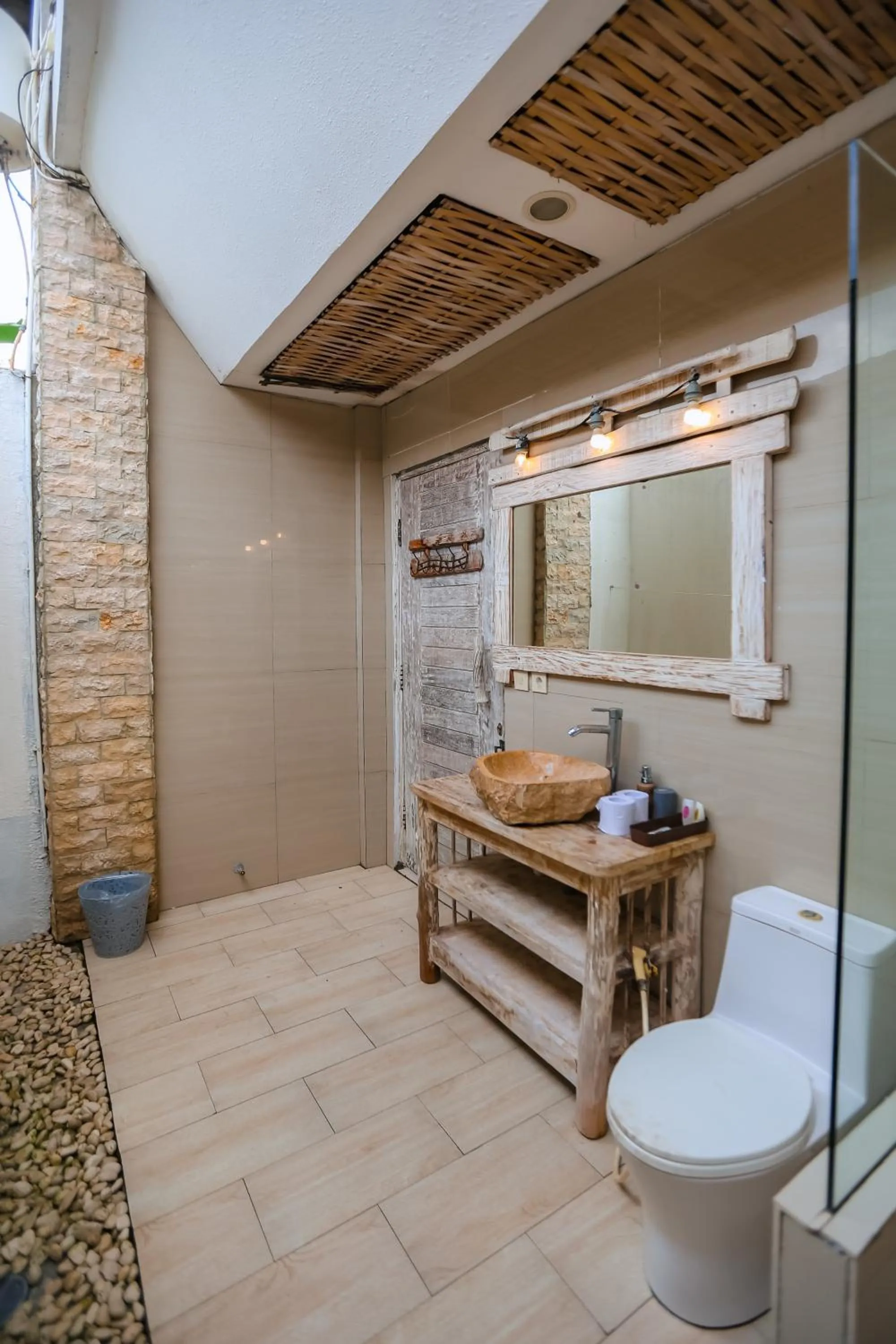 The 5 Brothers Hotel