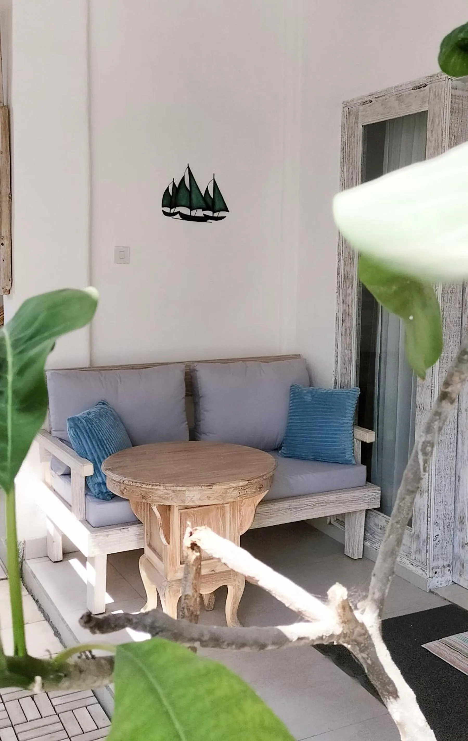 The 5 Brothers Hotel