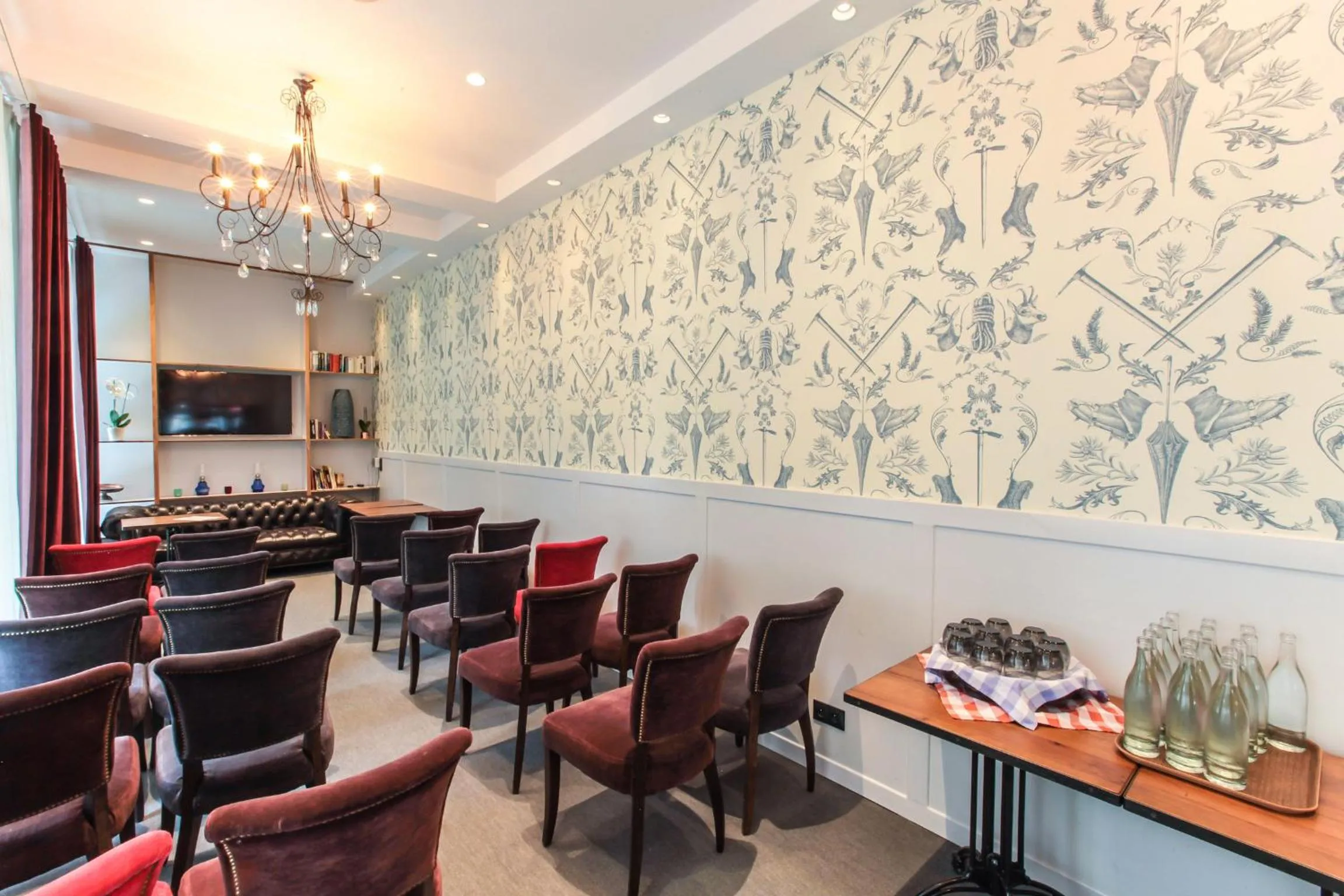 Lounge or bar in Pointe Isabelle