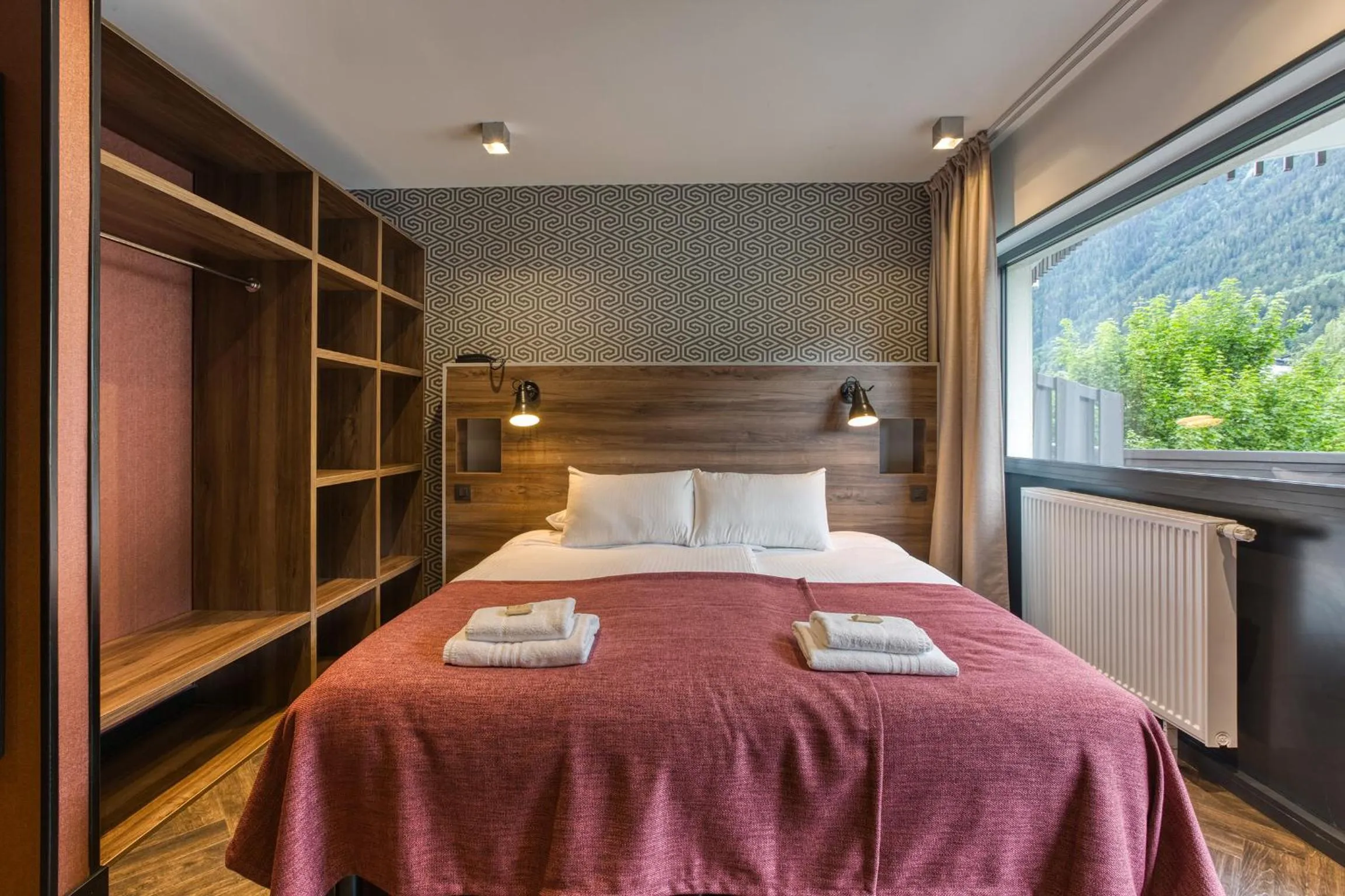 Bed in Pointe Isabelle