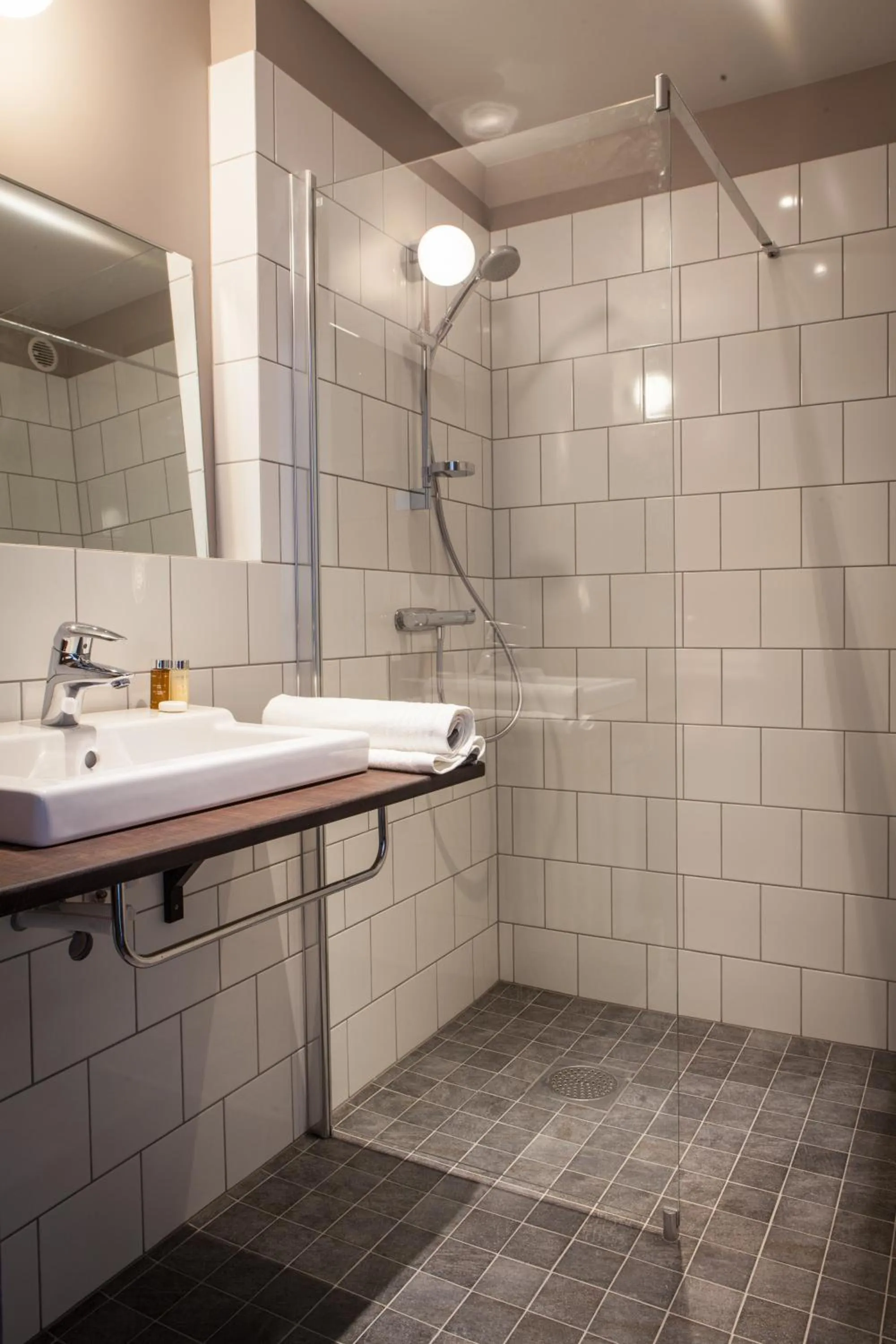 Bathroom in Pointe Isabelle