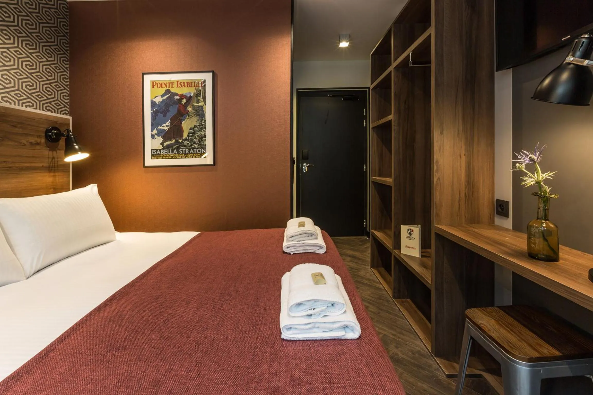 Photo of the whole room, Bed in Pointe Isabelle