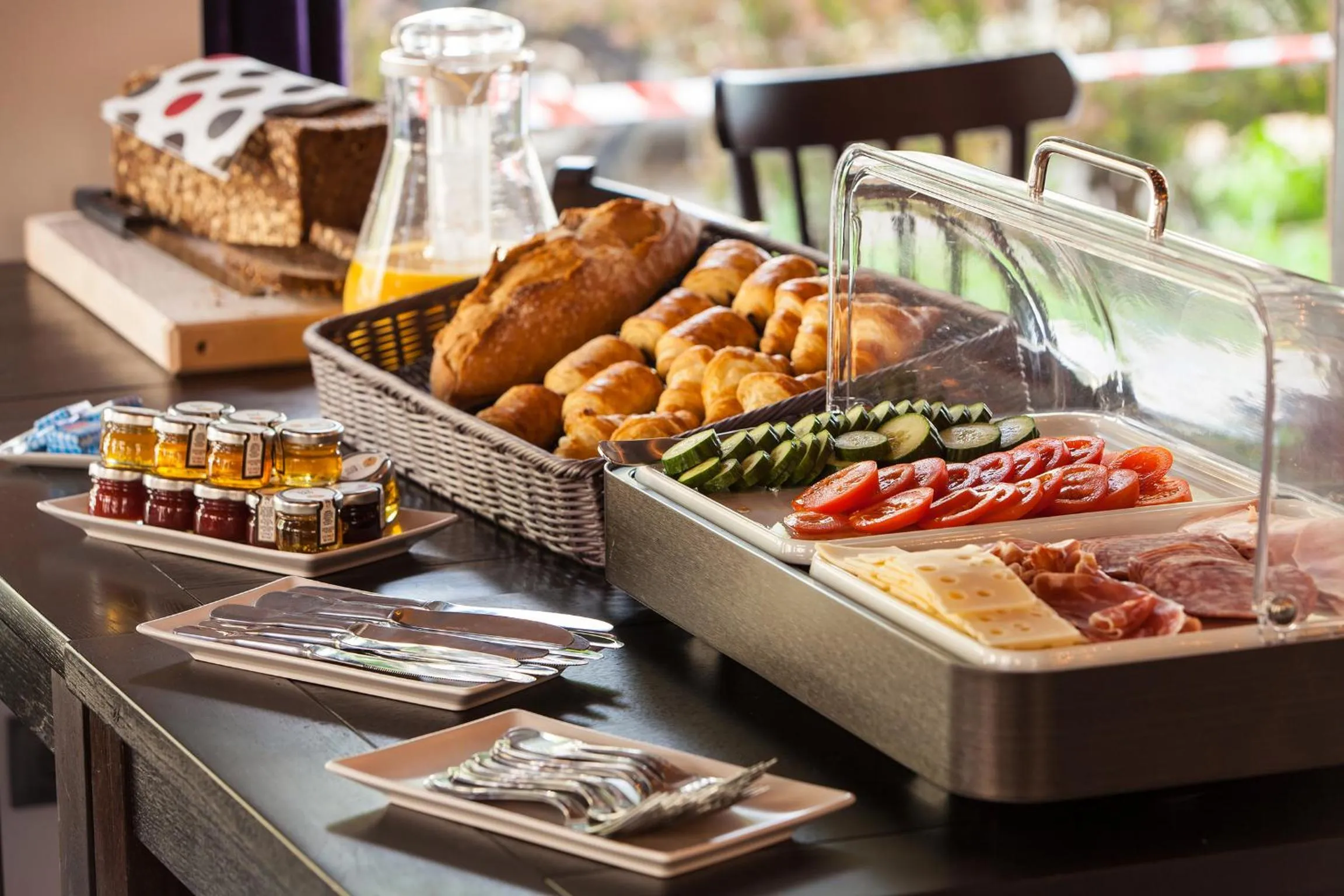 Breakfast in Pointe Isabelle