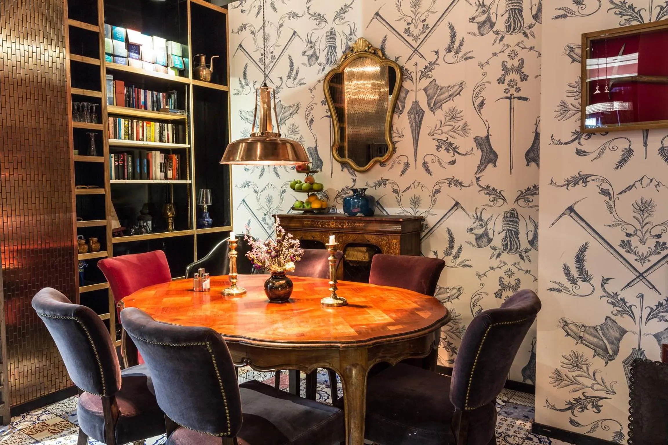 Restaurant/places to eat in Pointe Isabelle