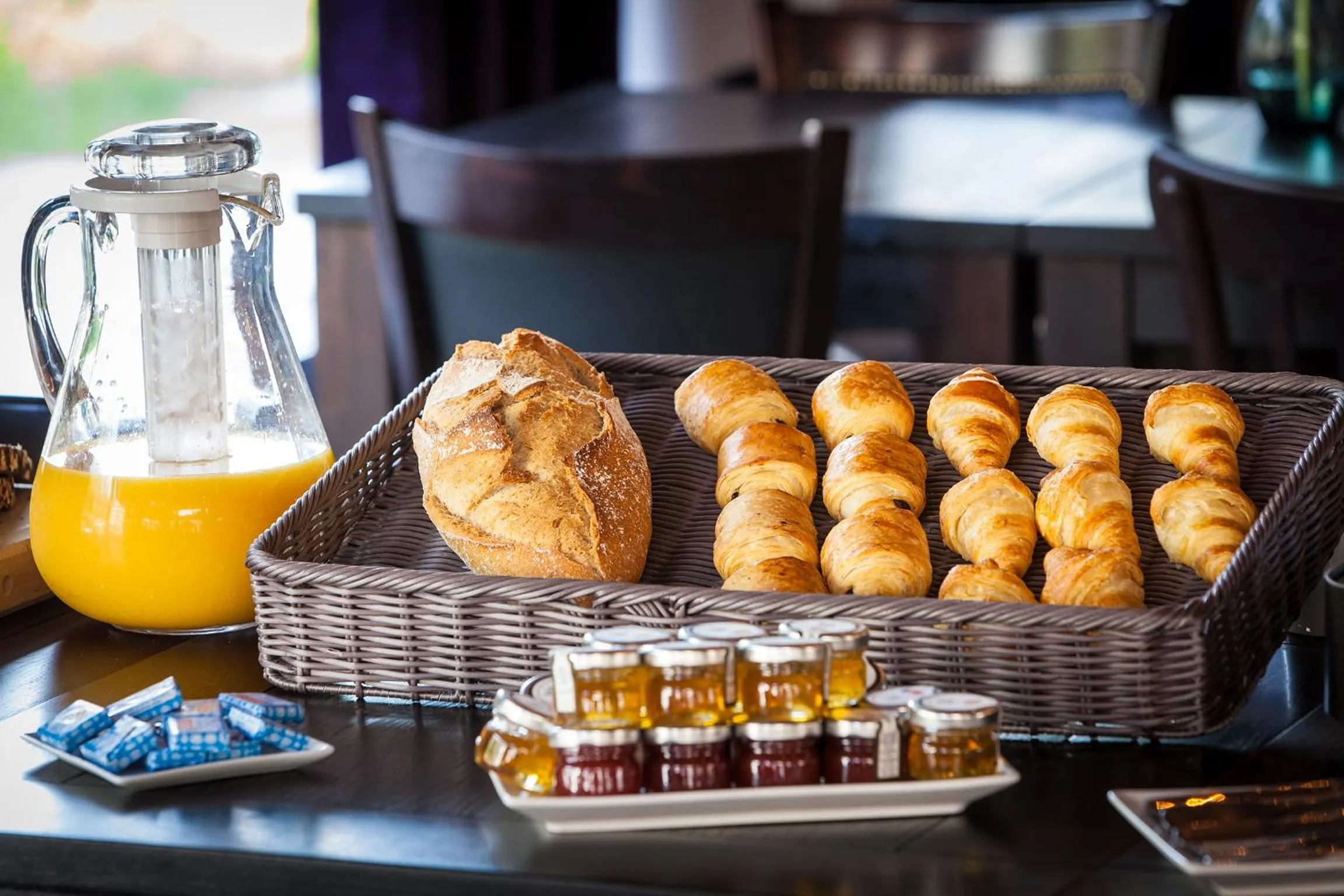 Breakfast in Pointe Isabelle