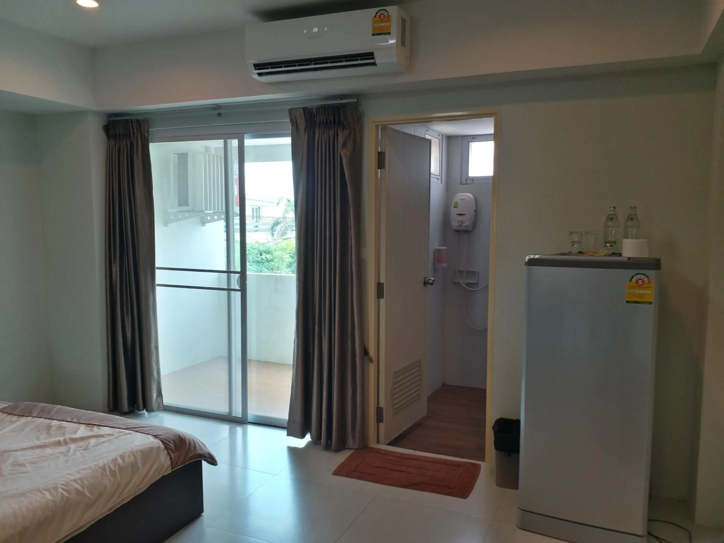 Bedroom, Bed in TongPrasit Place