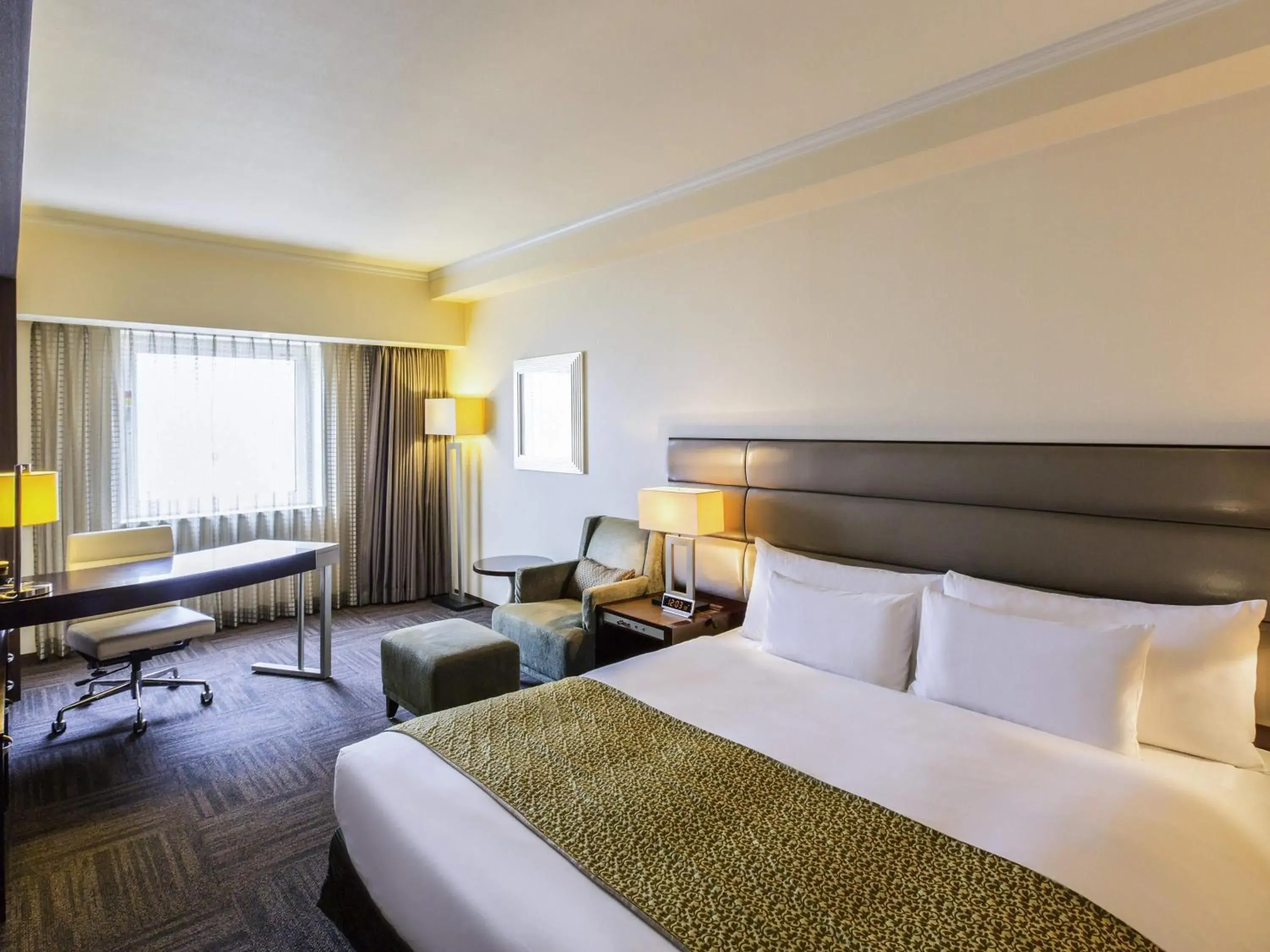 High Floor Deluxe King Room - Nonsmoking in Ibis Styles Sapporo High Floor Deluxe King Room - Nonsmoking in Ibis Styles Sapporo