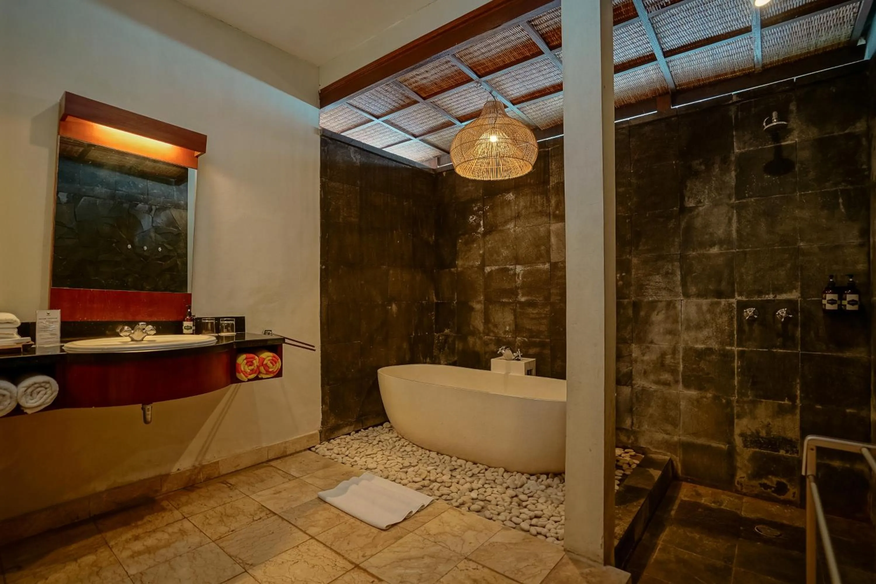 Shower in Pertiwi Resort & Spa