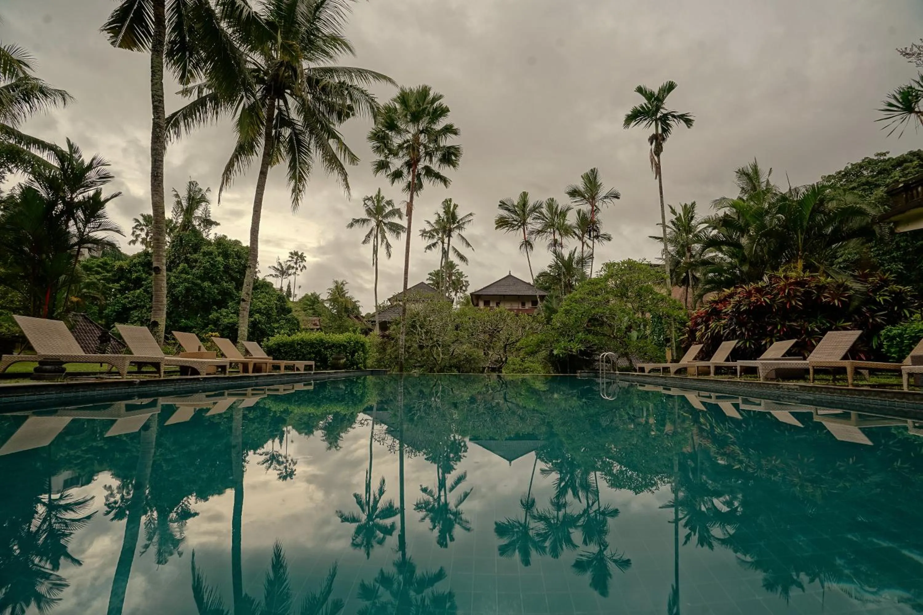 Swimming pool in Pertiwi Resort & Spa