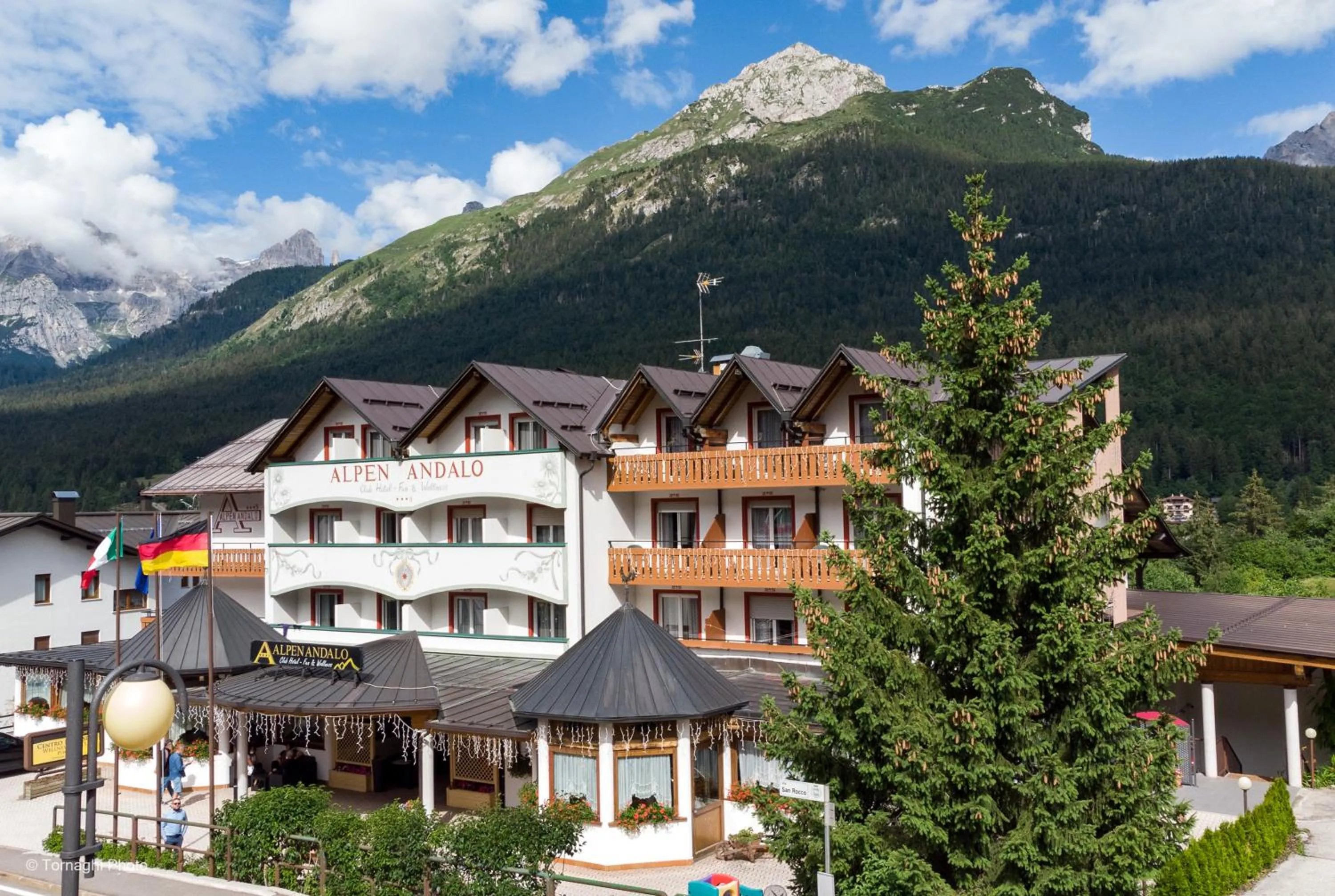 Property building in Hotel Alpen
