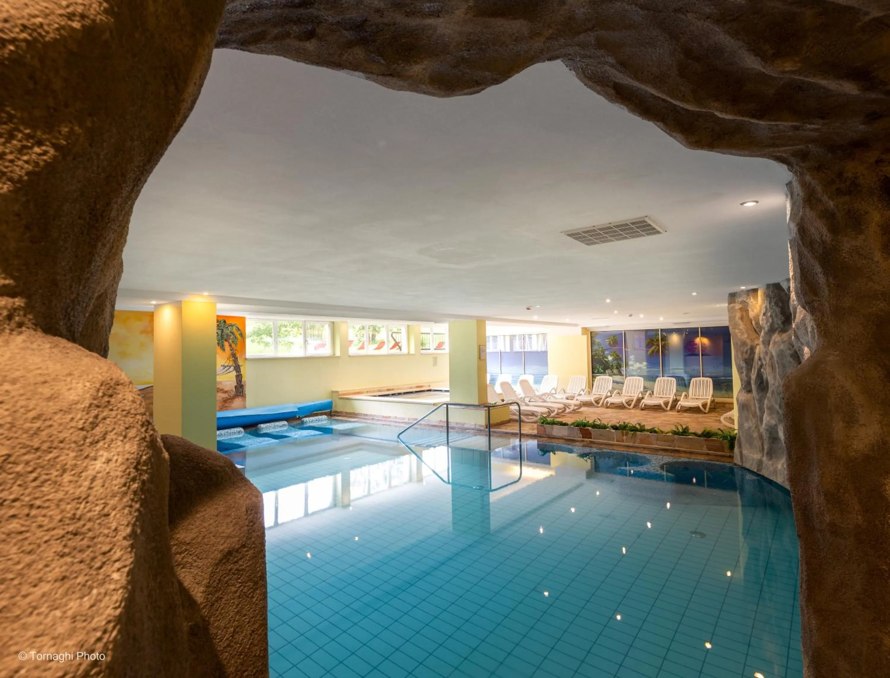 Swimming pool in Hotel Alpen