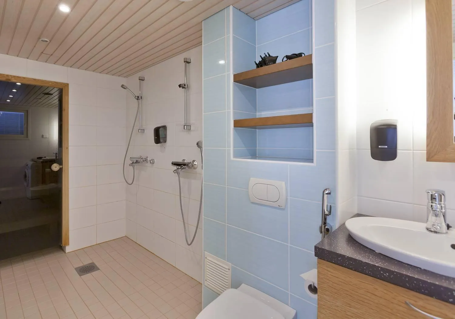 Bathroom in Holiday Club Kuusamon Tropiikki Apartments