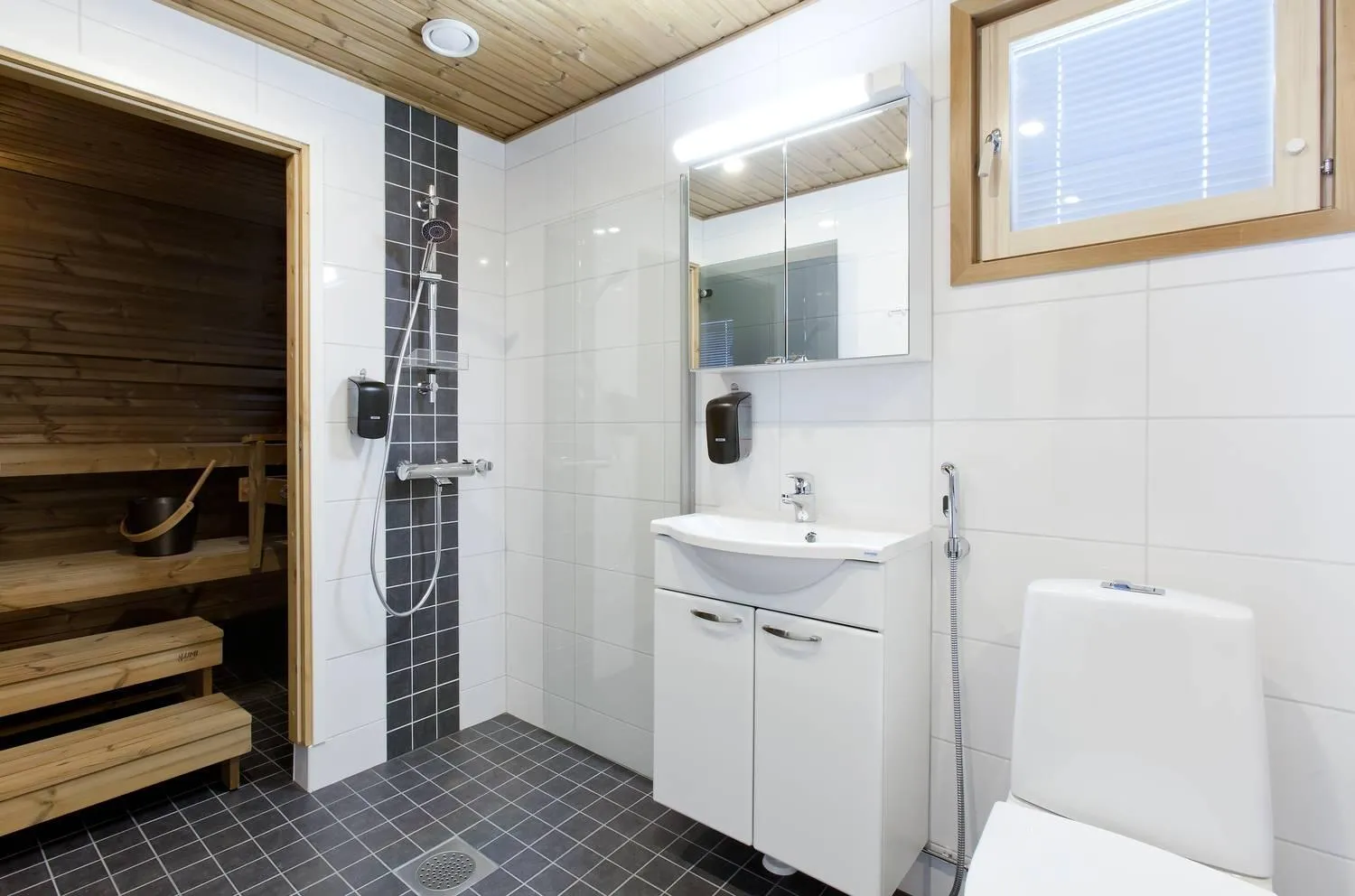 Bathroom in Holiday Club Kuusamon Tropiikki Apartments